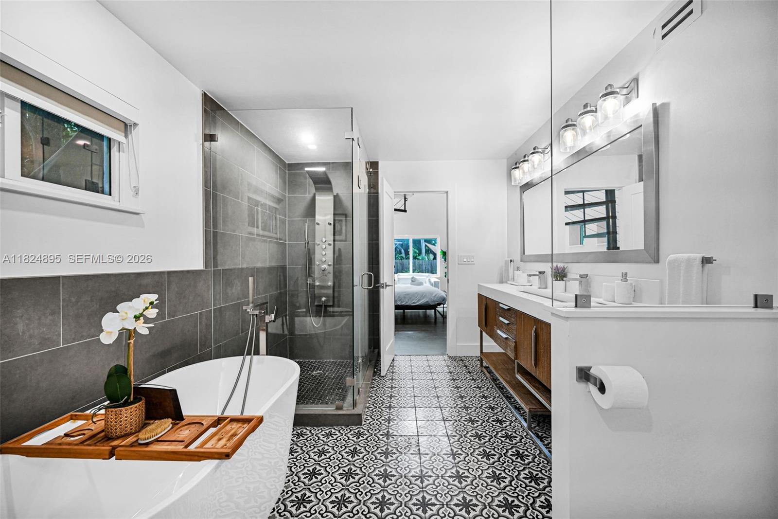 150 NE 50 #A, Miami FL 33137