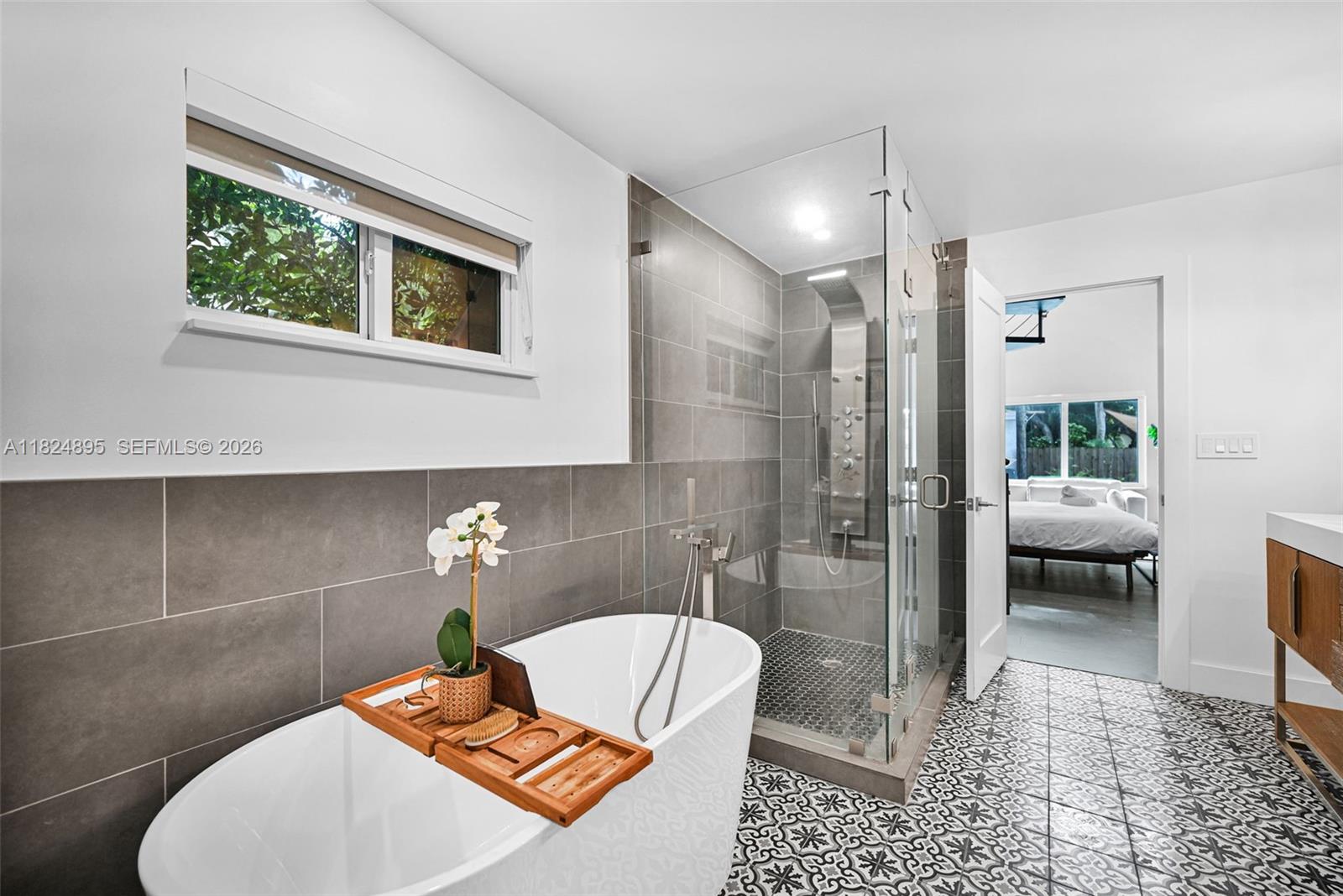 150 NE 50 #A, Miami FL 33137