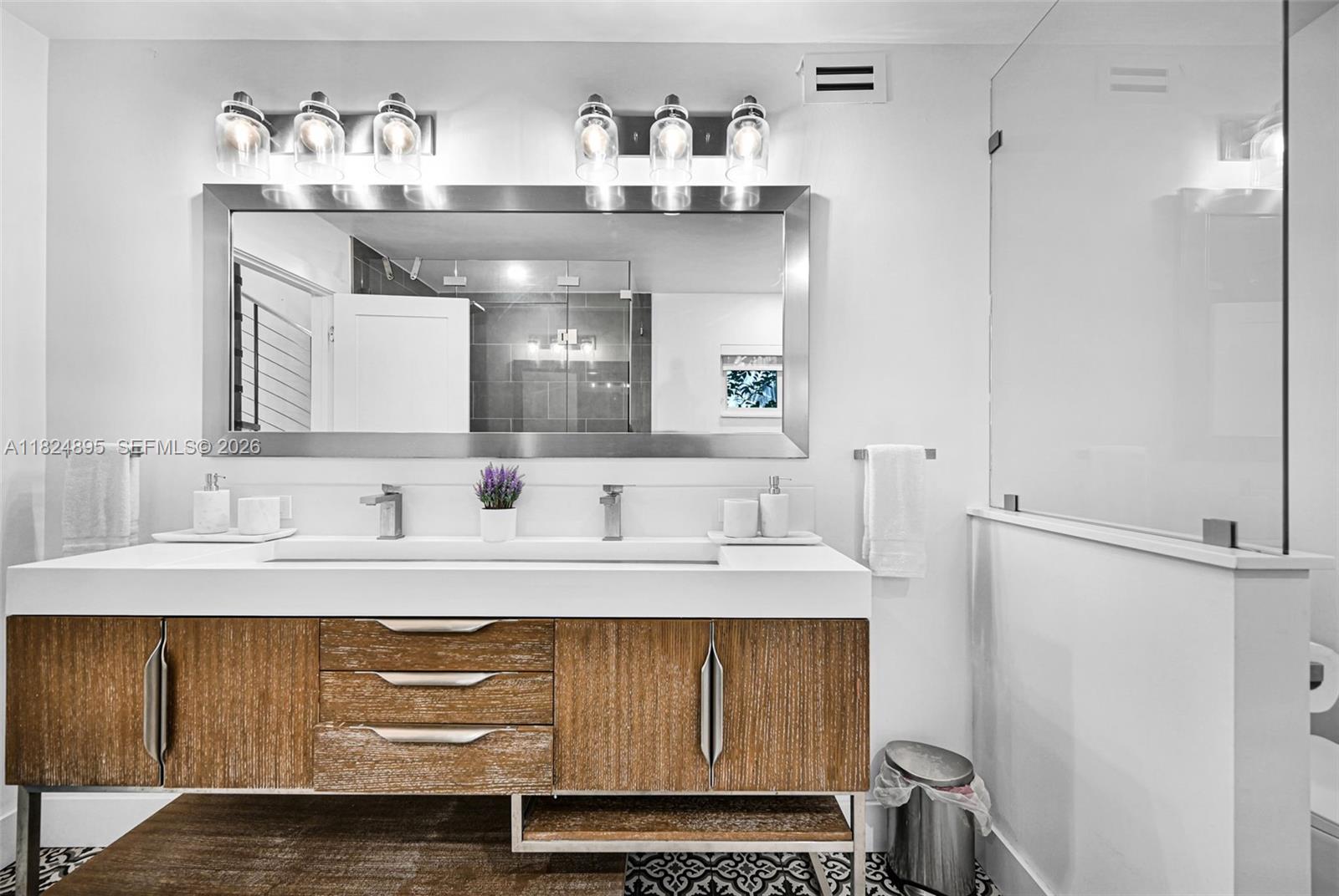 150 NE 50 #A, Miami FL 33137
