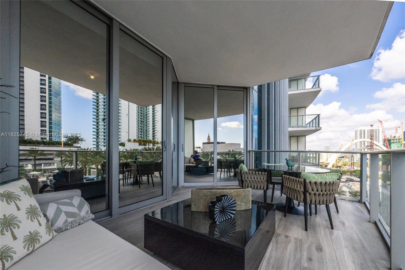 851 NE 1st Ave #907, Miami FL 33132