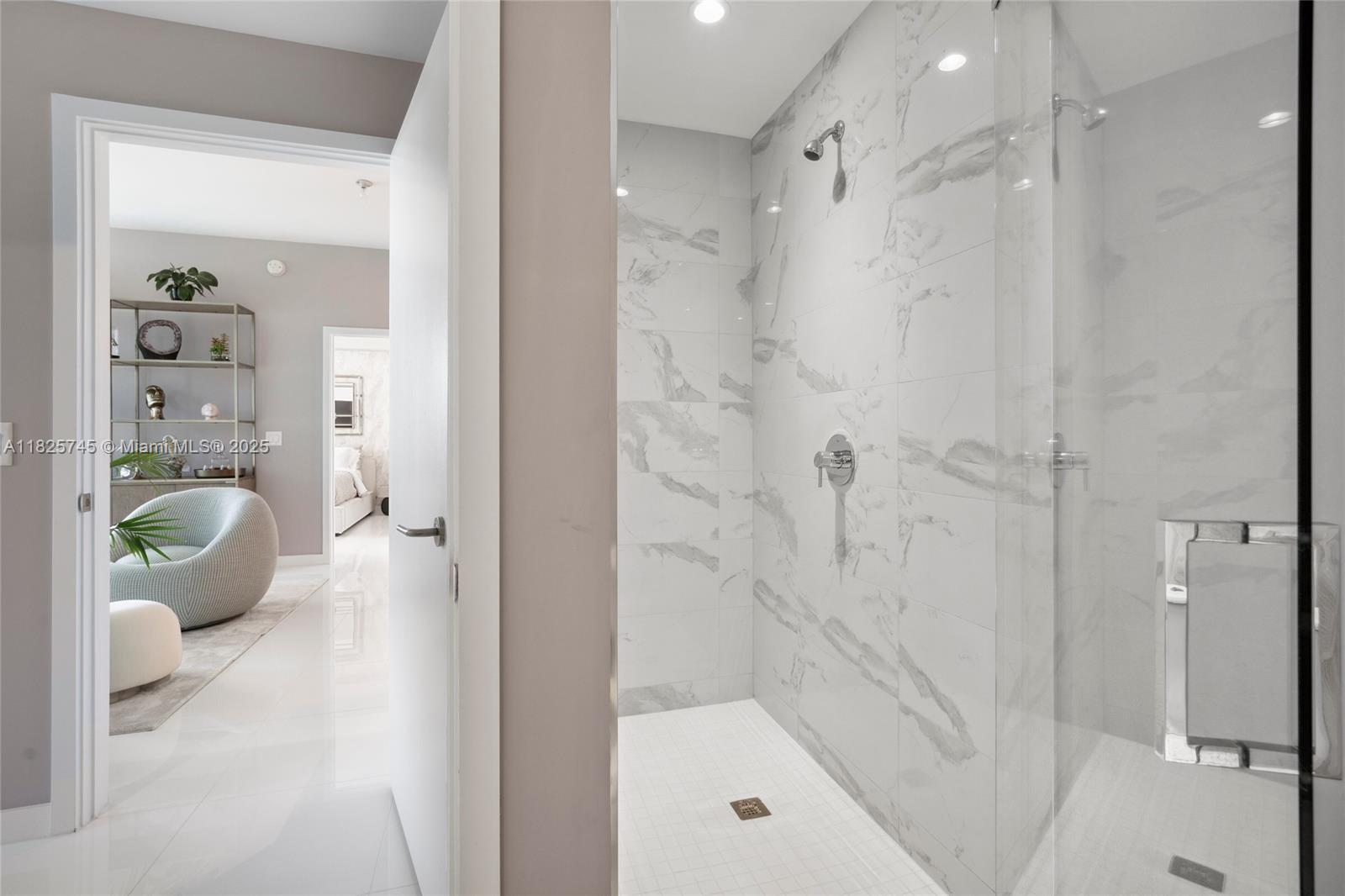 851 NE 1st Ave #907, Miami FL 33132