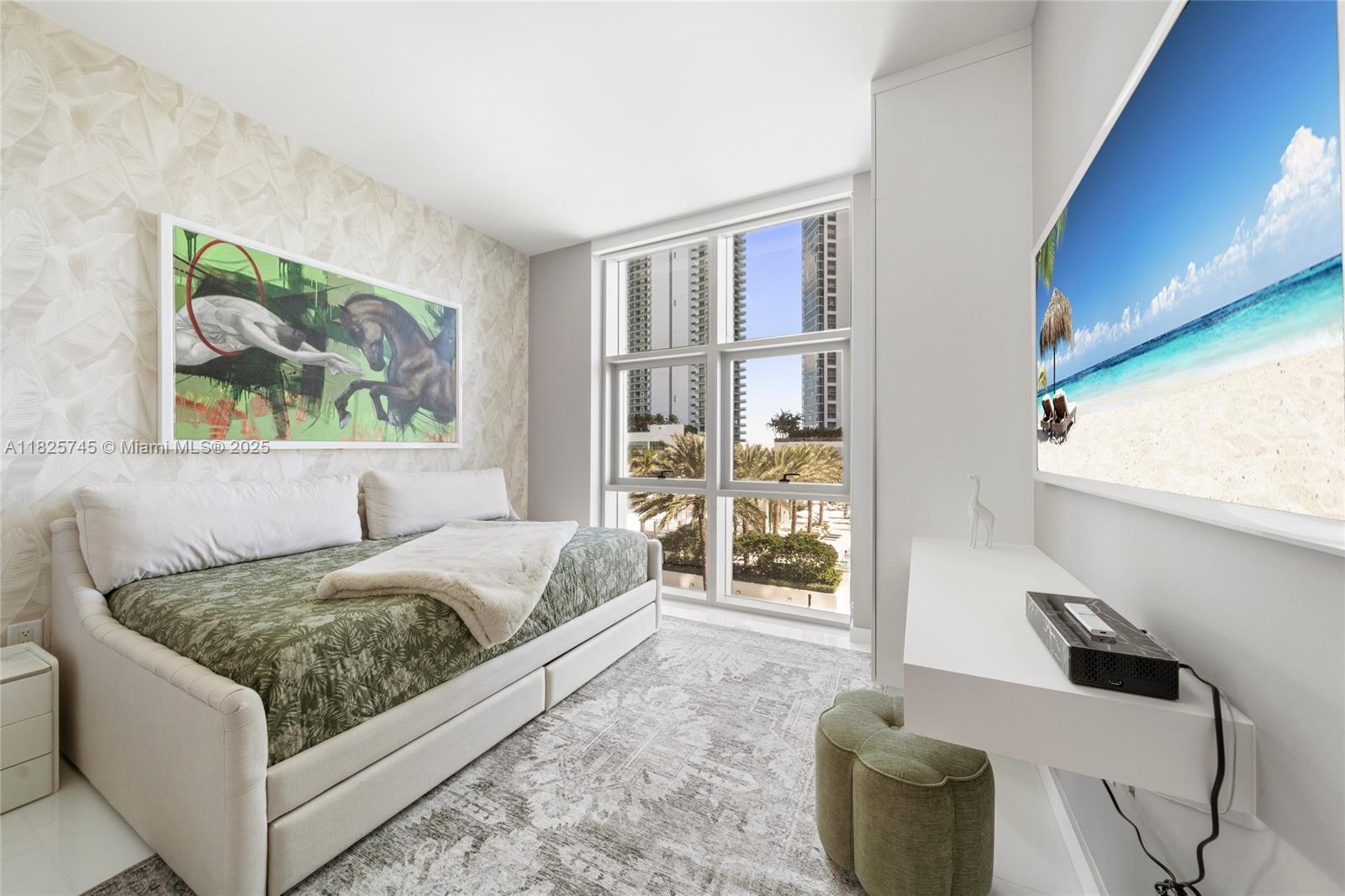 851 NE 1st Ave #907, Miami FL 33132