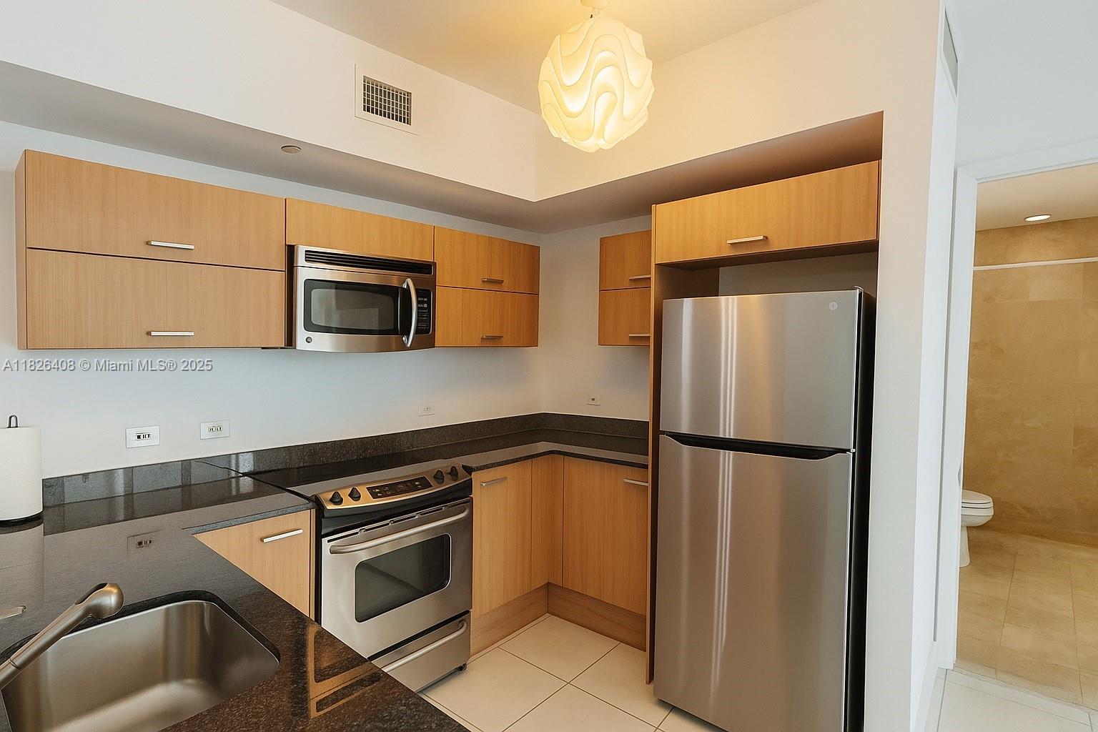 350 S Miami Ave #1206, Miami FL 33130