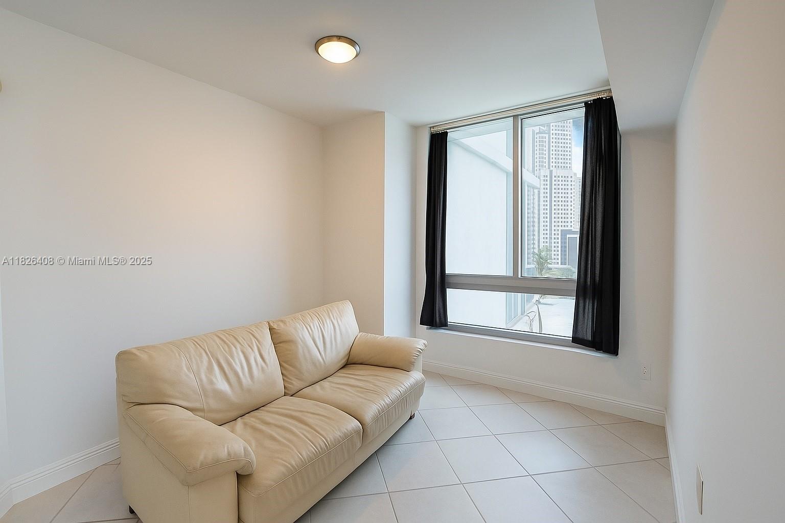 350 S Miami Ave #1206, Miami FL 33130