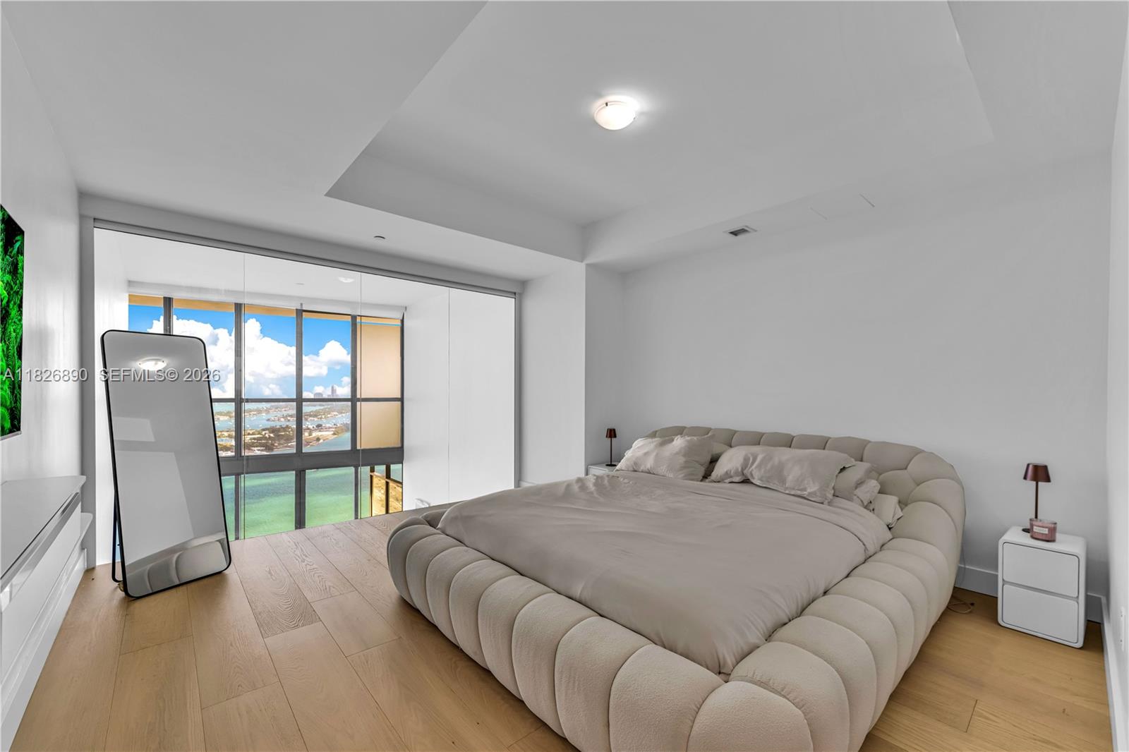 1100 Biscayne Blvd #4305, Miami FL 33132