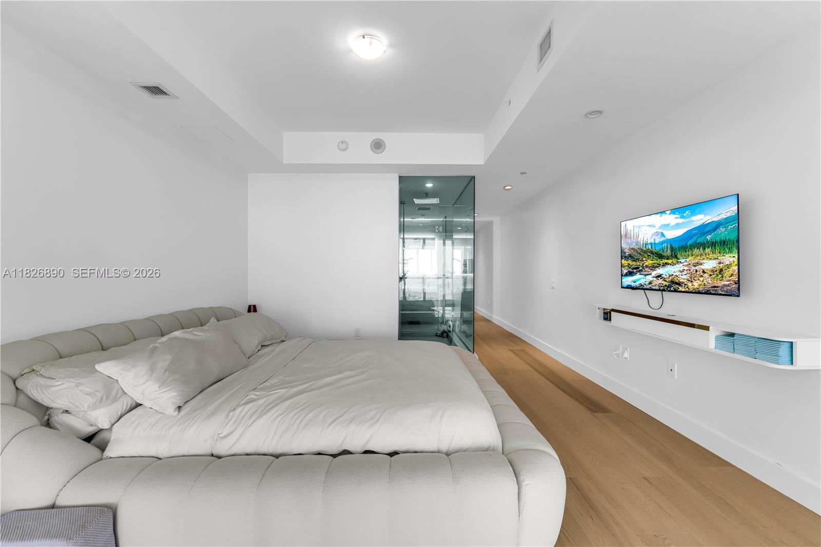 1100 Biscayne Blvd #4305, Miami FL 33132