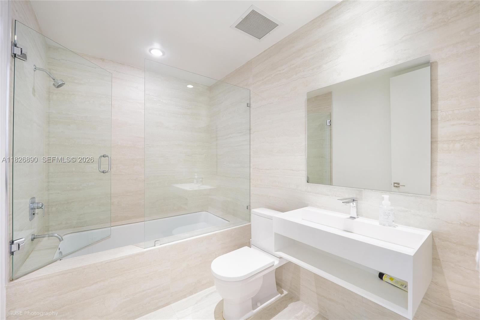 1100 Biscayne Blvd #4305, Miami FL 33132