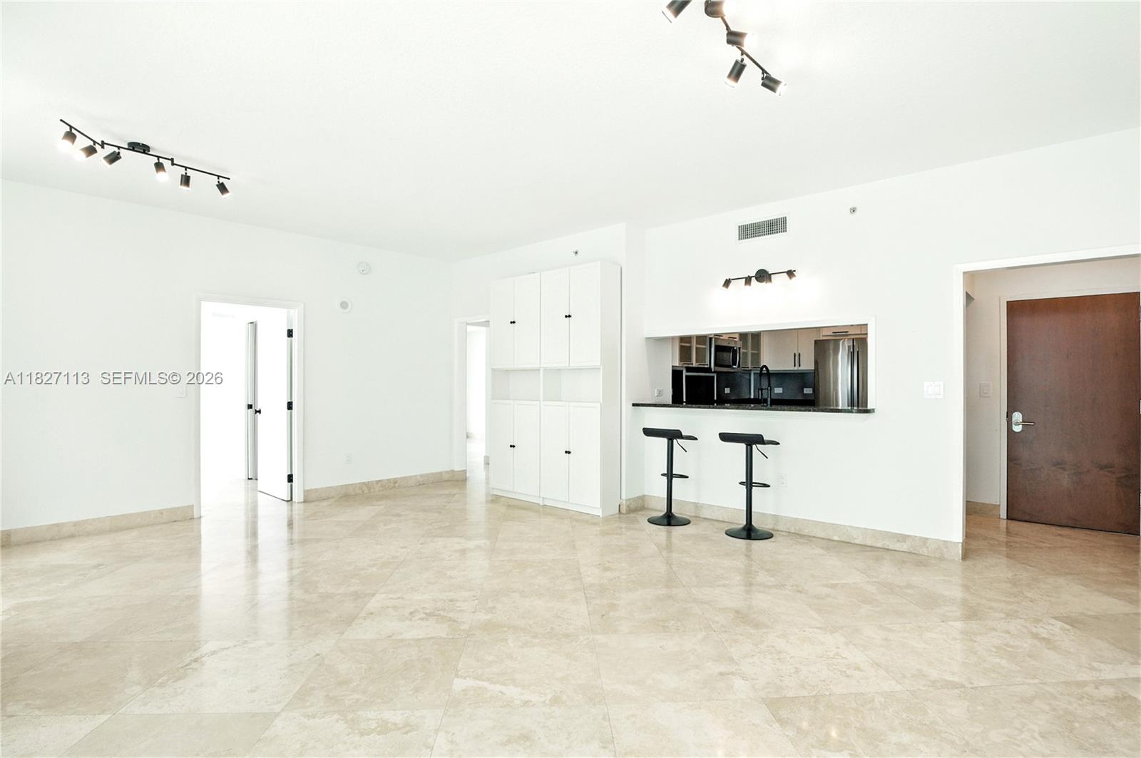 31 SE 5th St #4021, Miami FL 33131