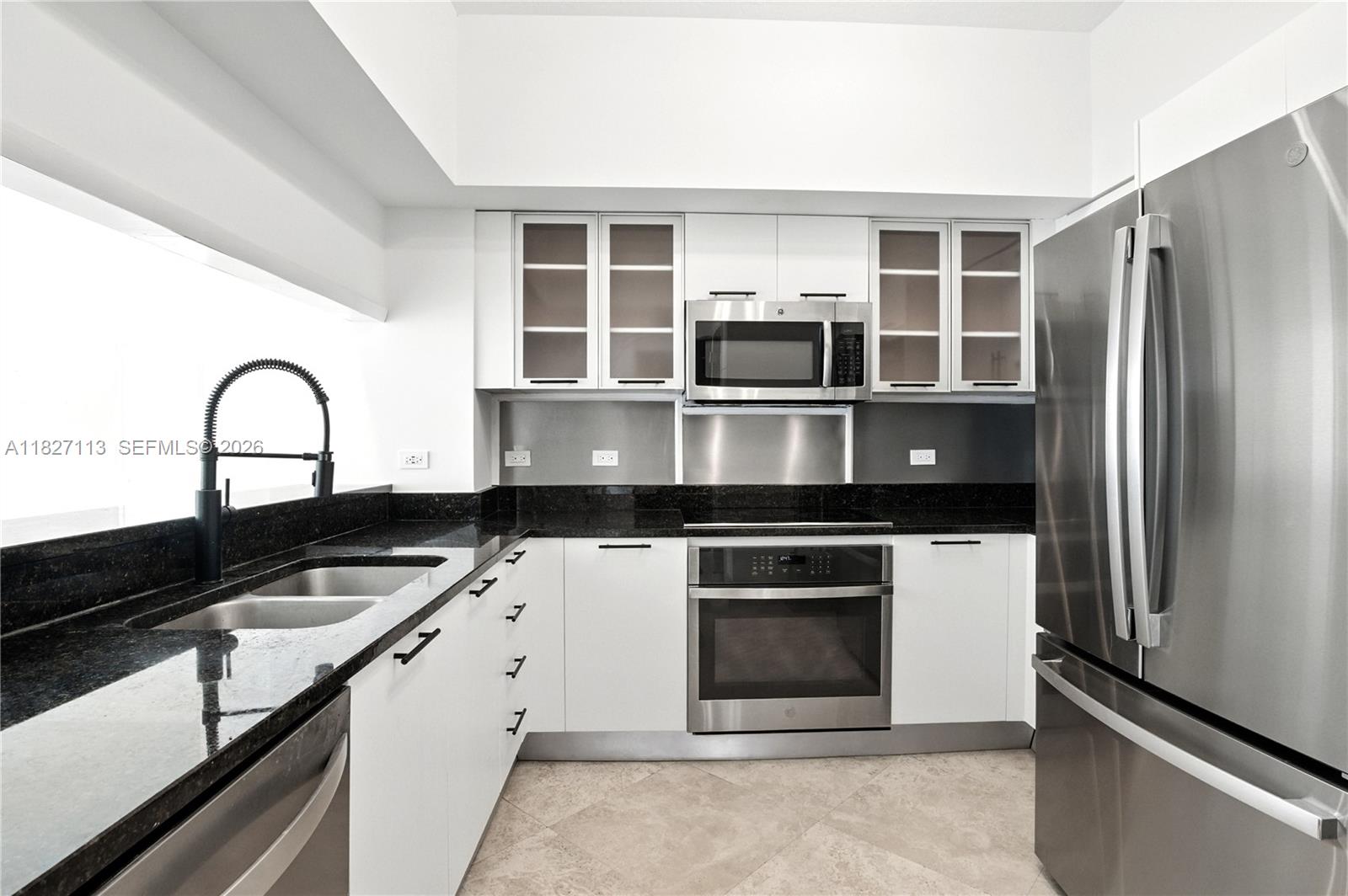 31 SE 5th St #4021, Miami FL 33131