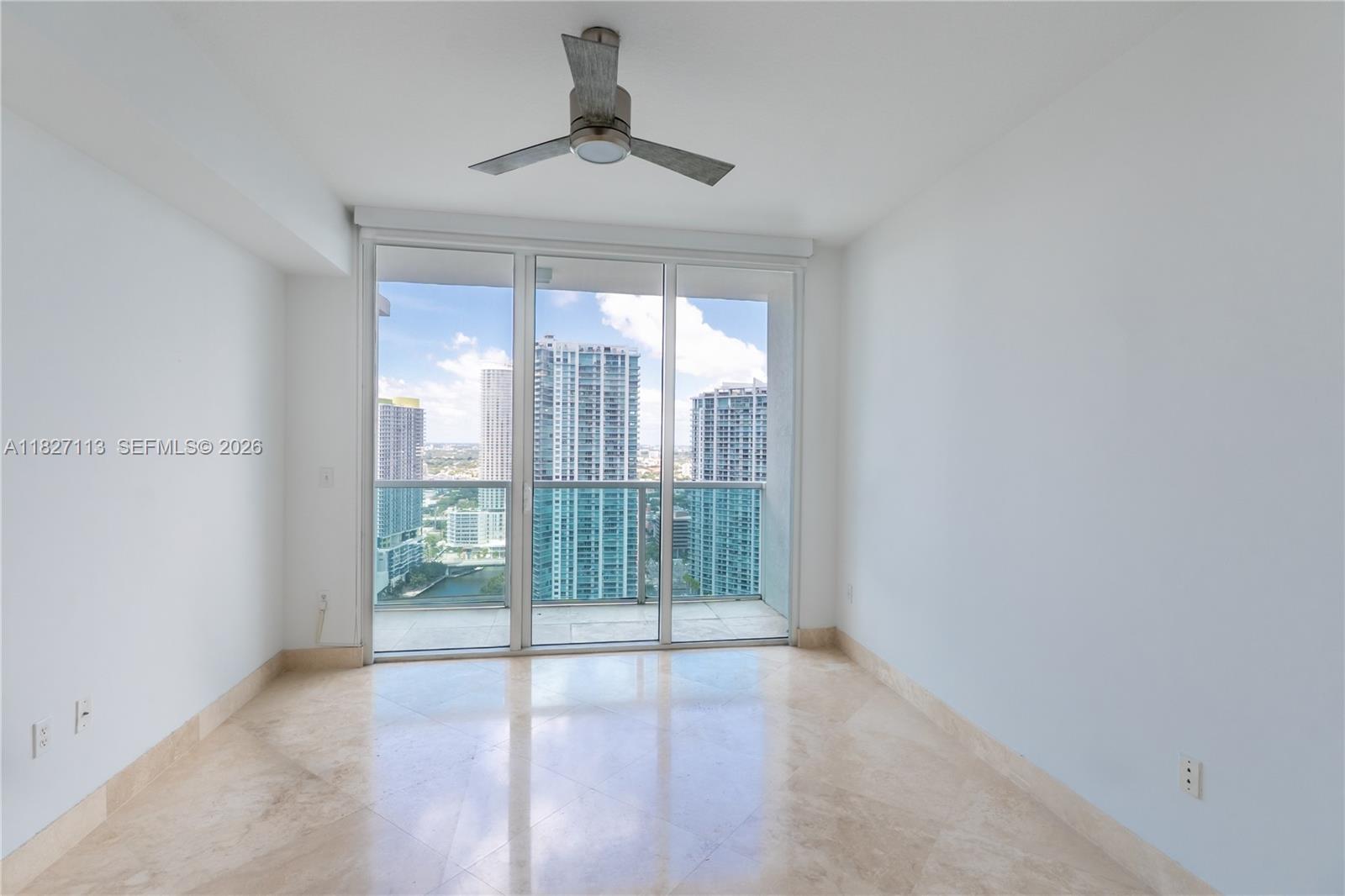 31 SE 5th St #4021, Miami FL 33131