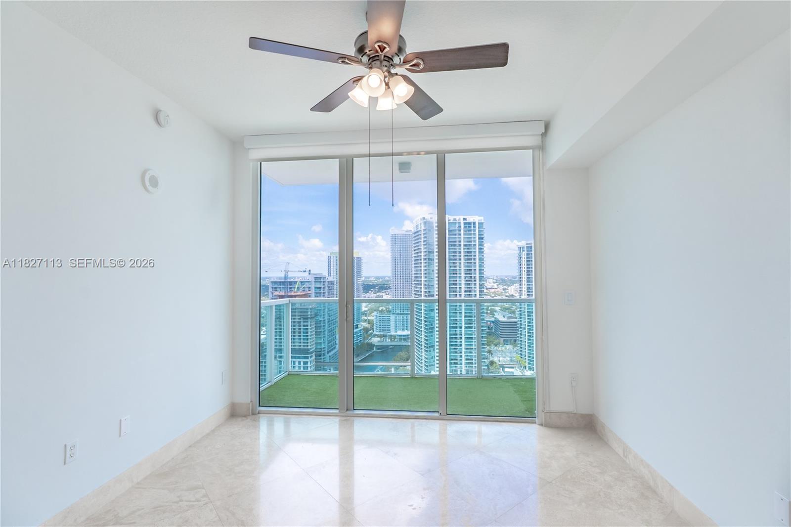 31 SE 5th St #4021, Miami FL 33131