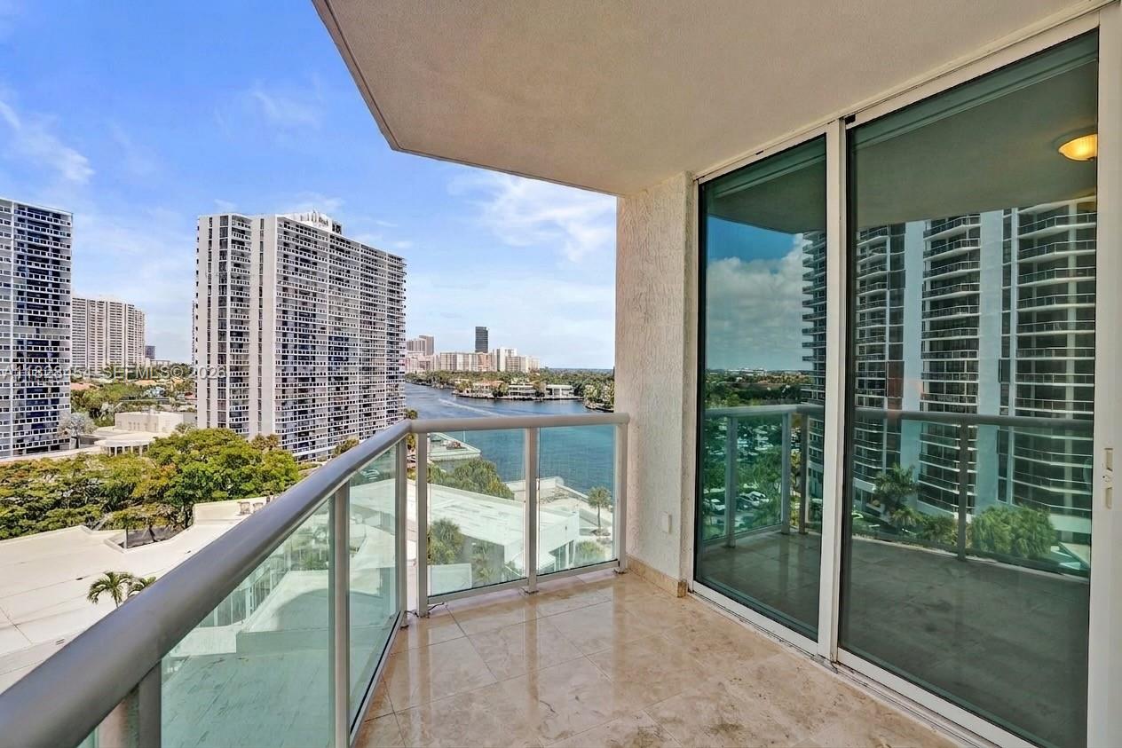 20201 E Country Club Dr #901, Aventura FL 33180