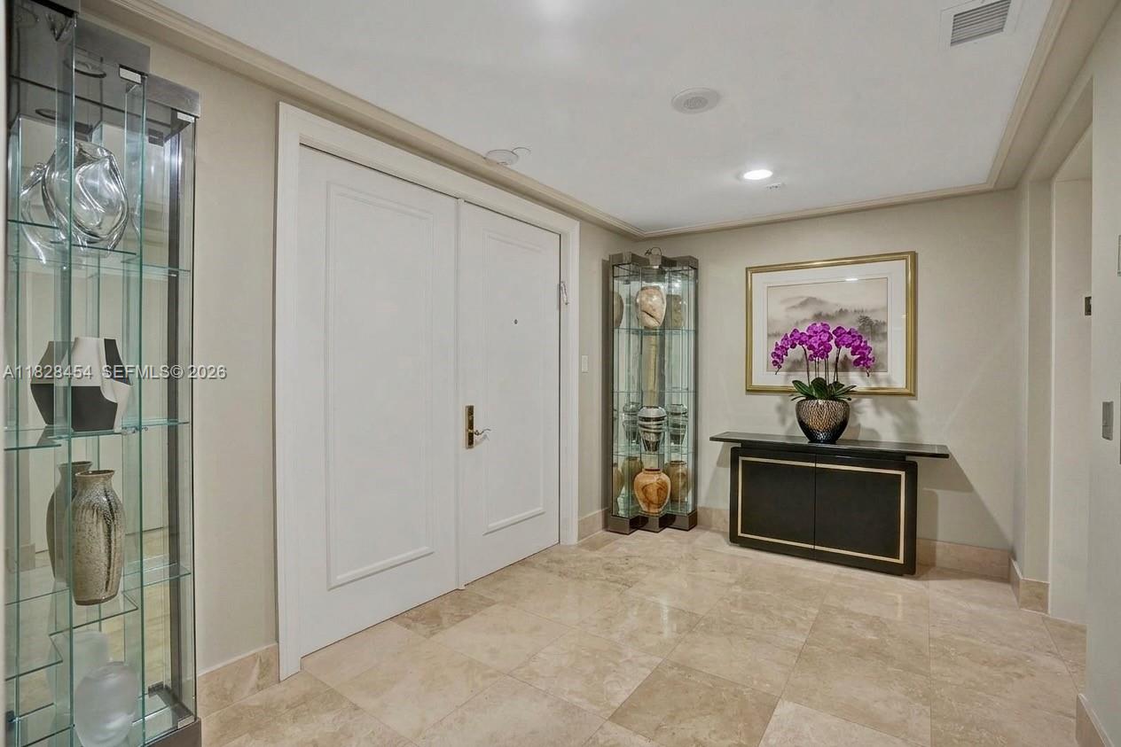 20201 E Country Club Dr #901, Aventura FL 33180