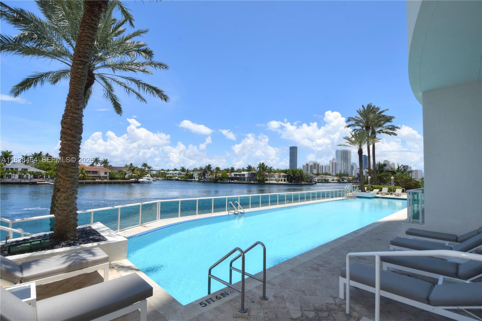 20201 E Country Club Dr #901, Aventura FL 33180