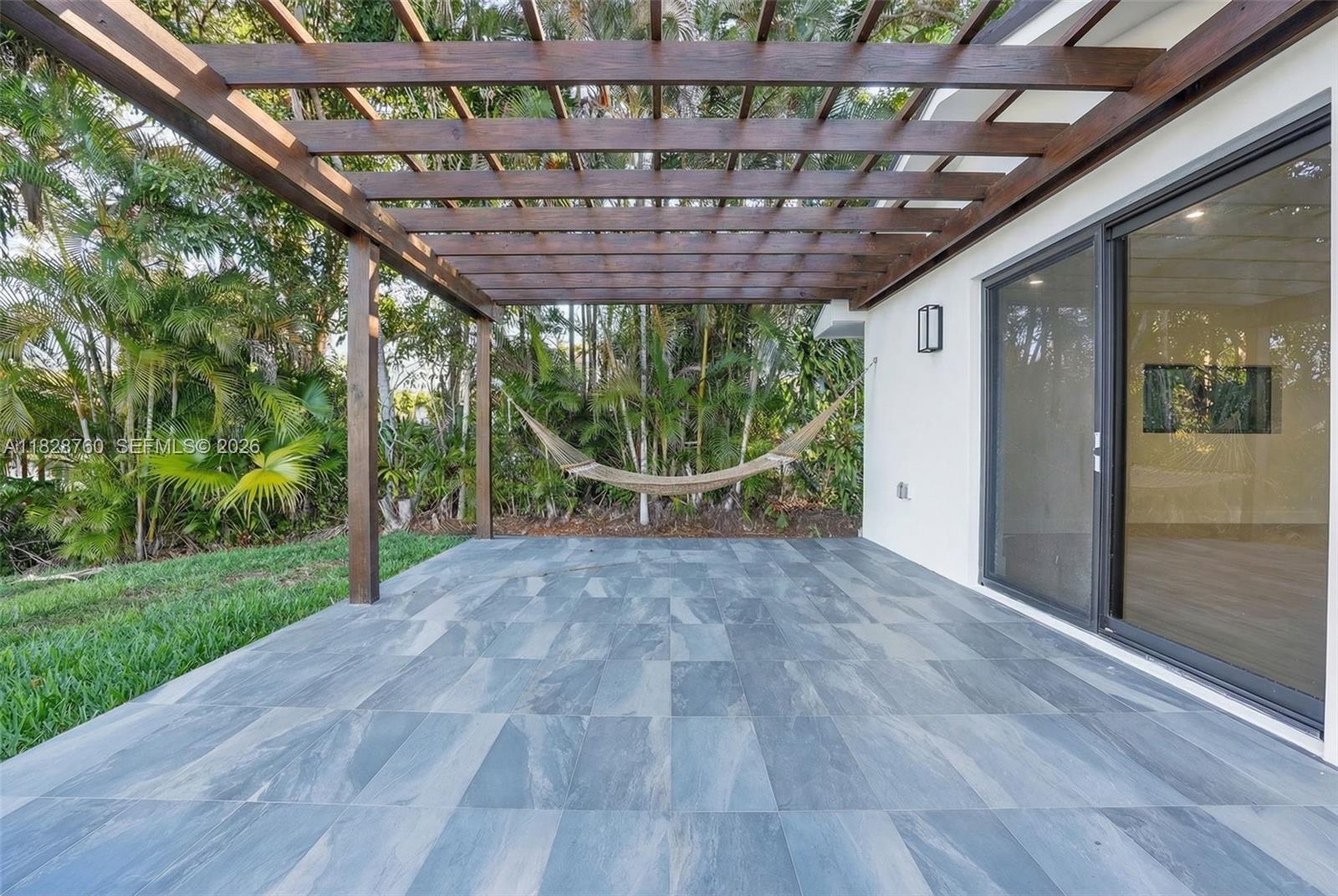7101 E Troon Cir, Miami Lakes FL 33014