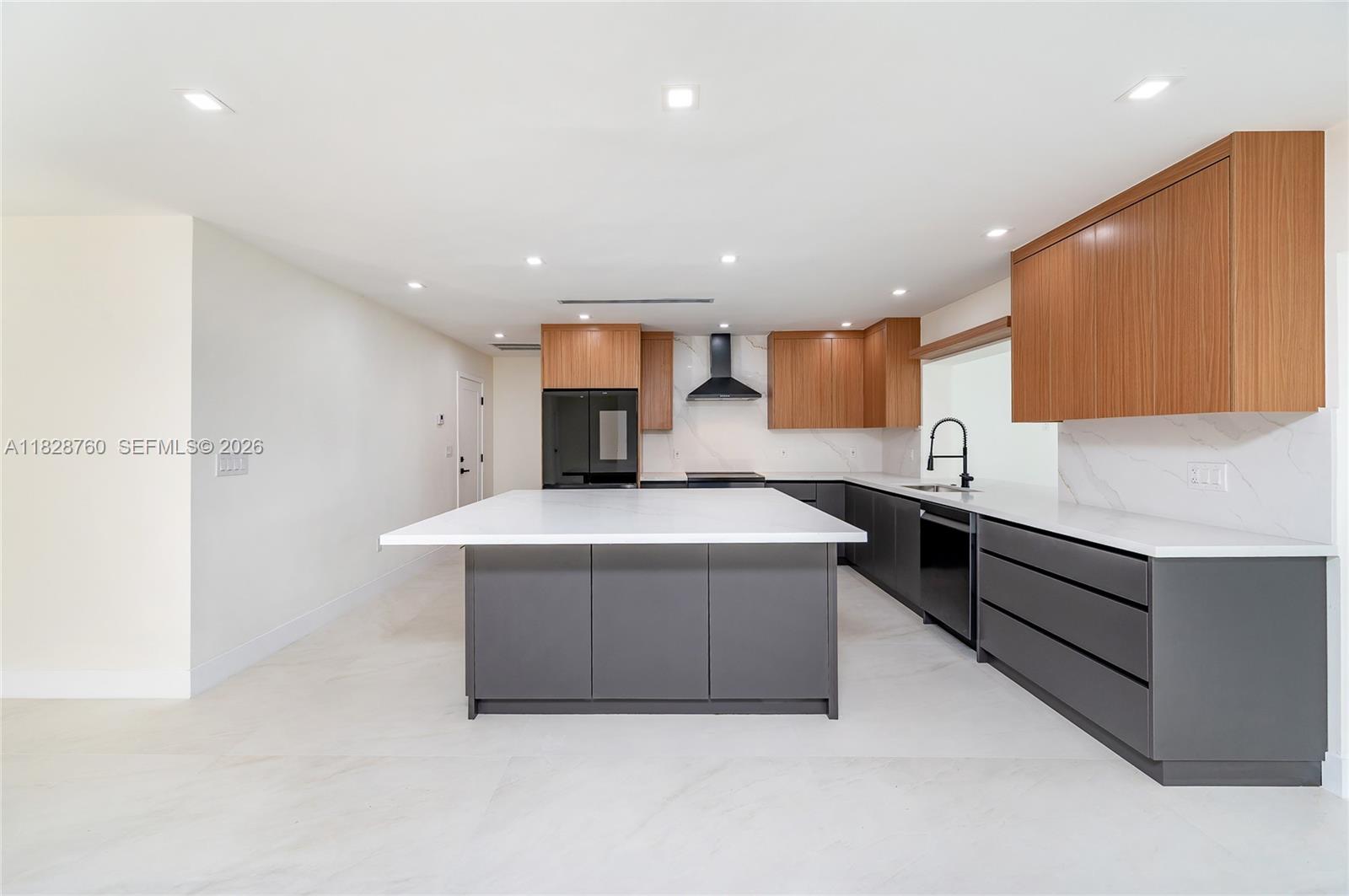 7101 E Troon Cir, Miami Lakes FL 33014