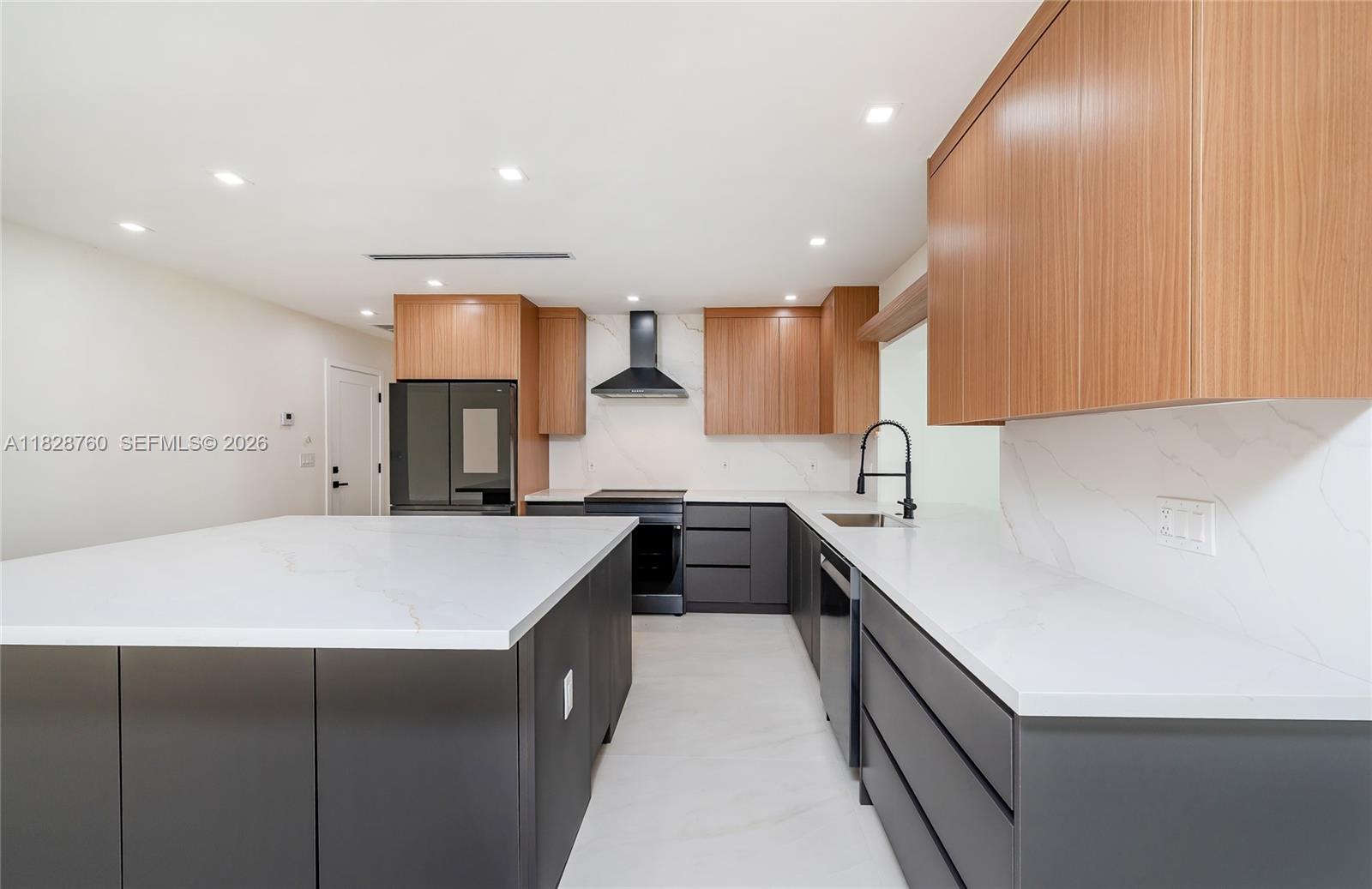7101 E Troon Cir, Miami Lakes FL 33014