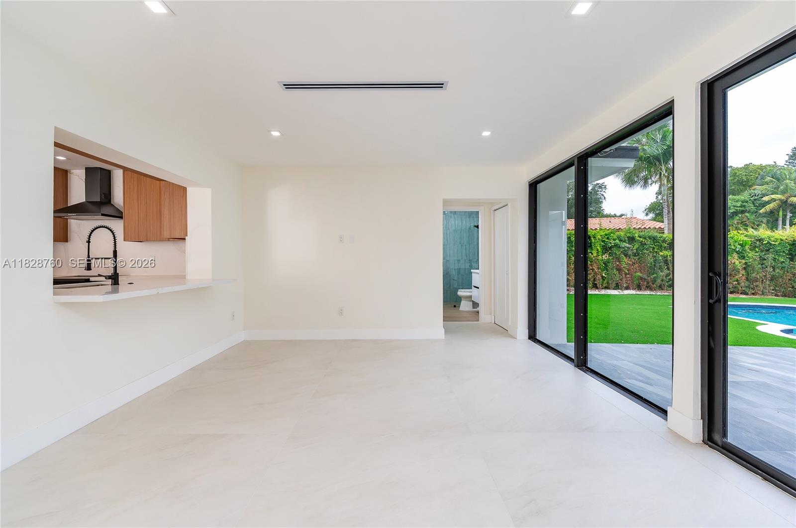 7101 E Troon Cir, Miami Lakes FL 33014