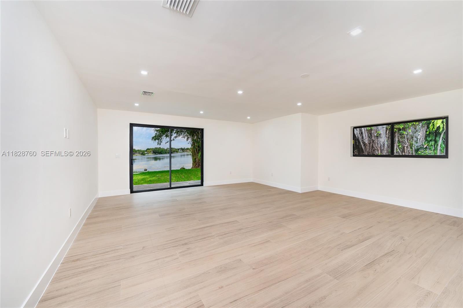 7101 E Troon Cir, Miami Lakes FL 33014