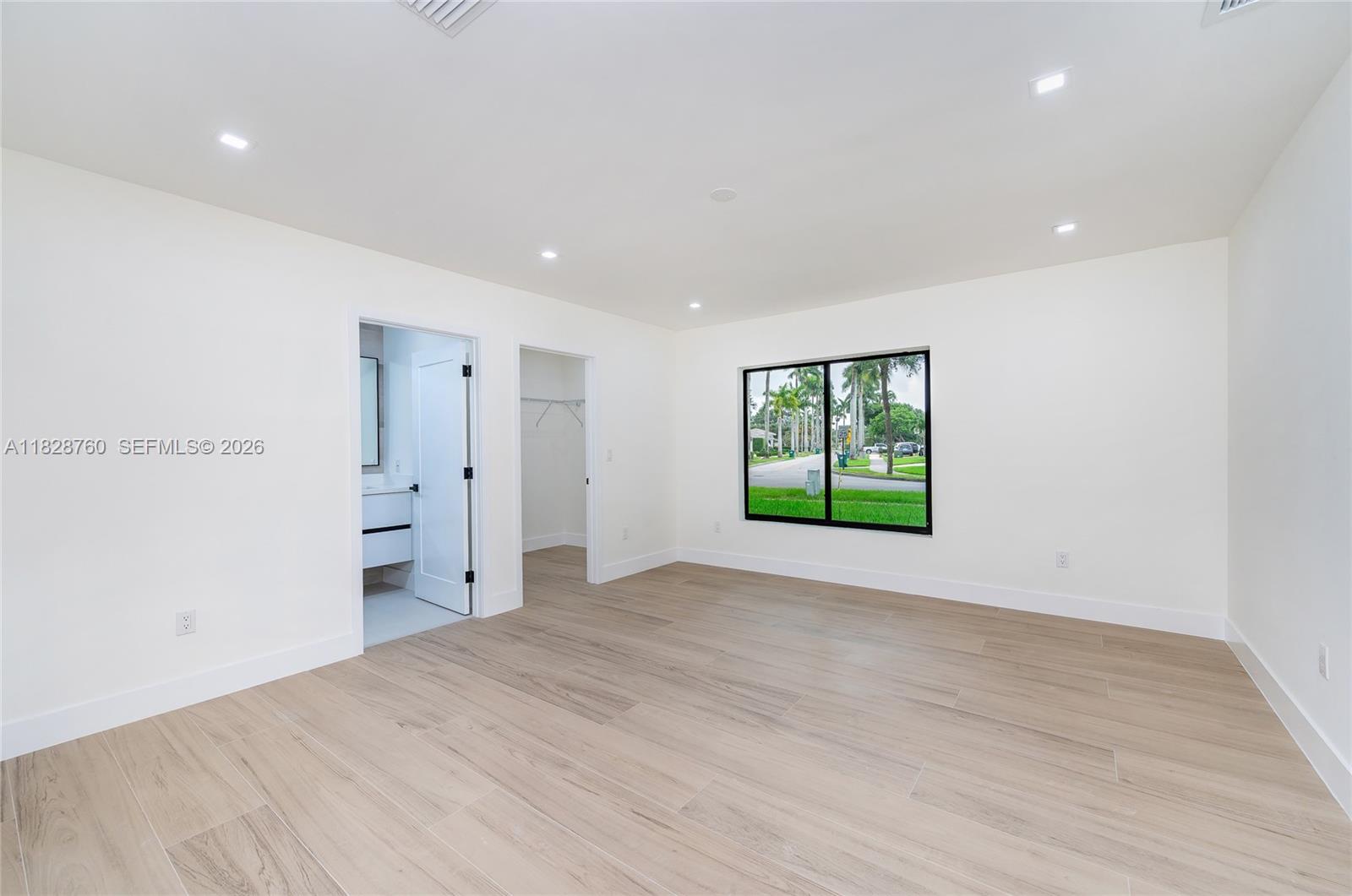 7101 E Troon Cir, Miami Lakes FL 33014