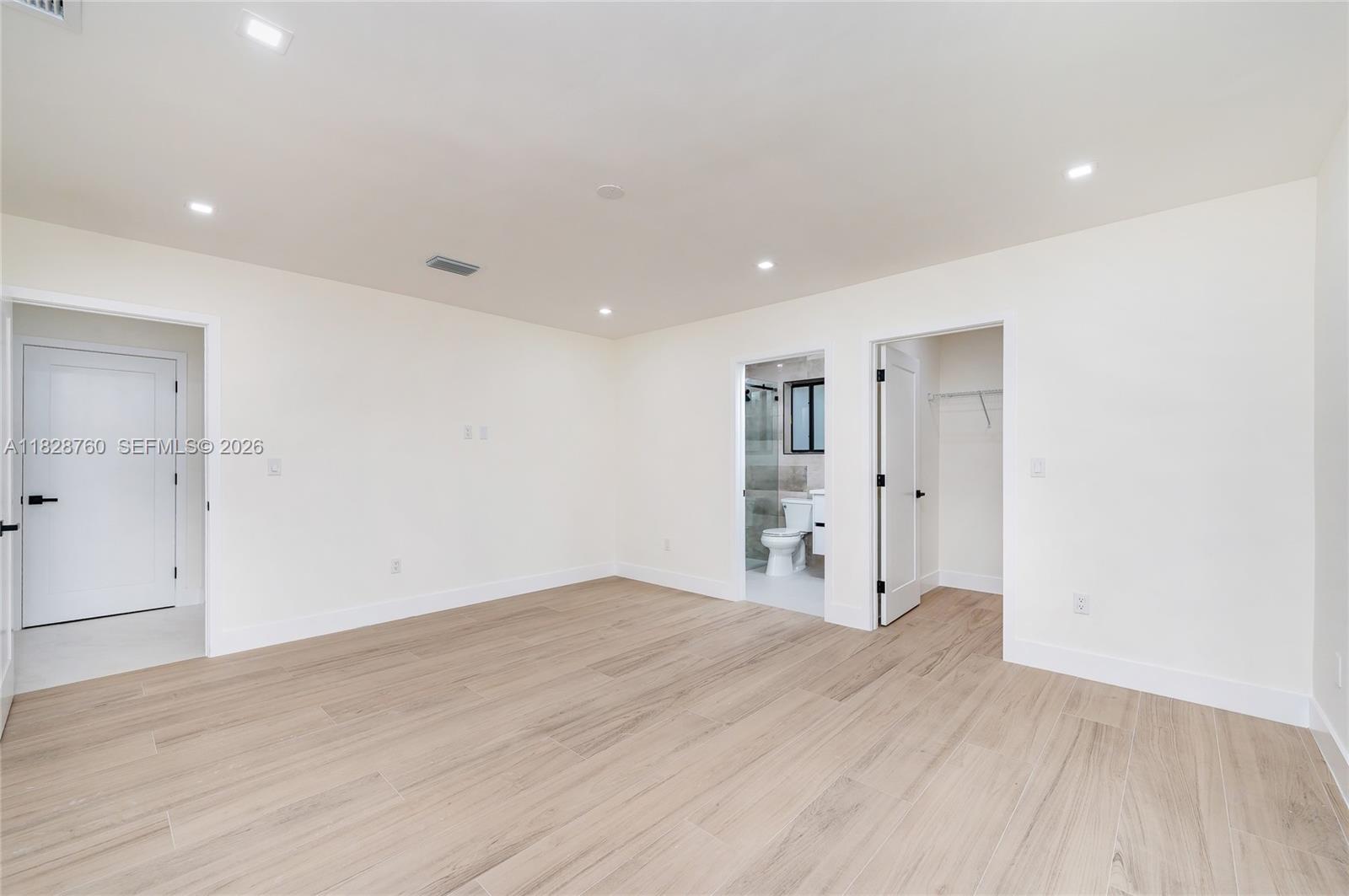 7101 E Troon Cir, Miami Lakes FL 33014