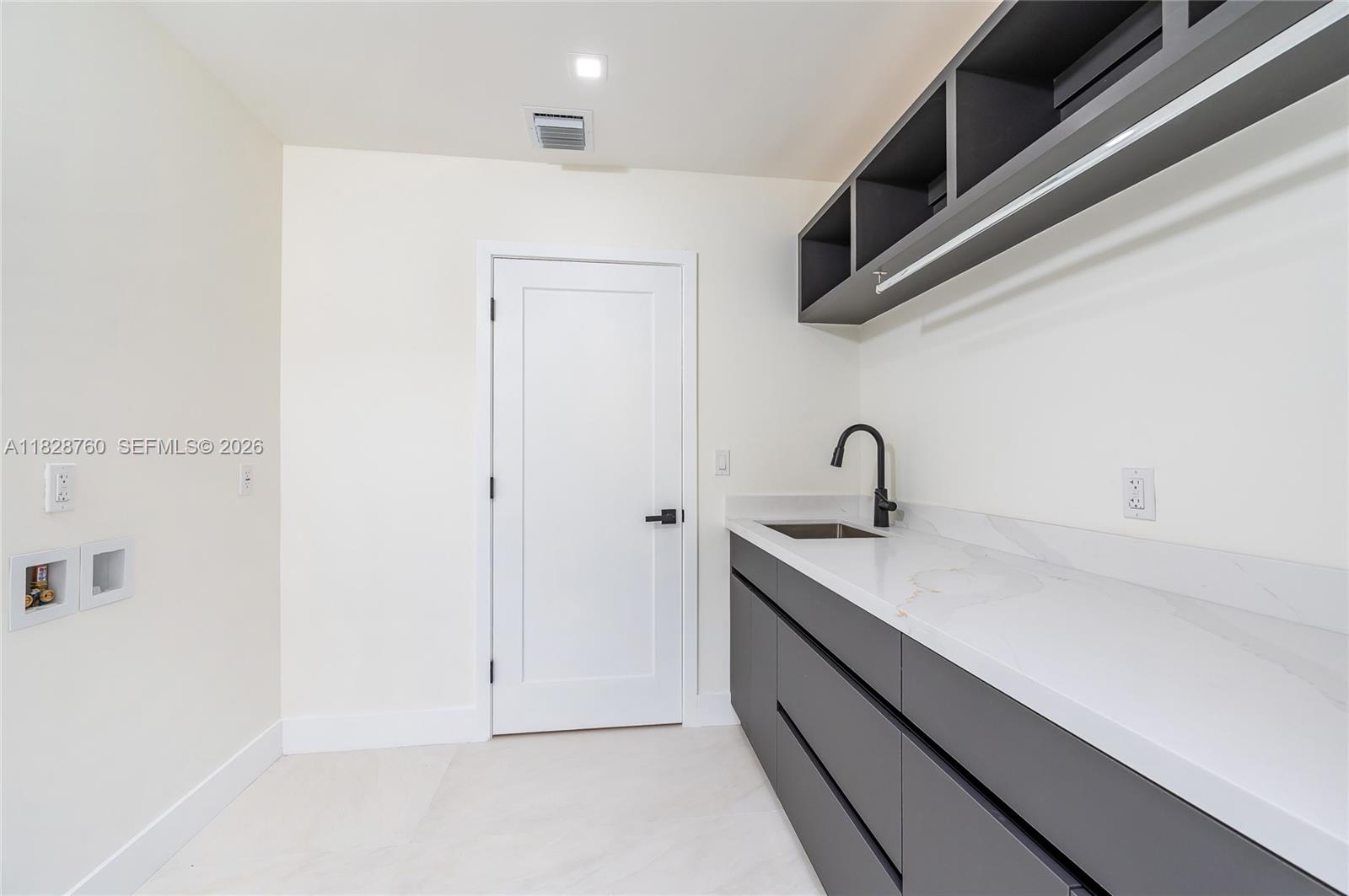 7101 E Troon Cir, Miami Lakes FL 33014