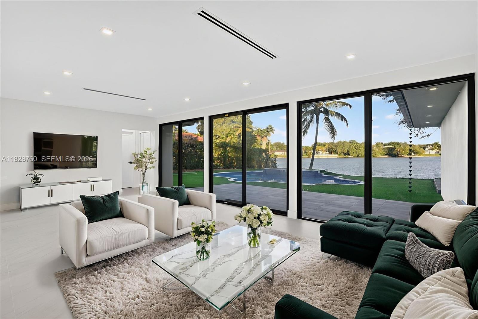 7101 E Troon Cir, Miami Lakes FL 33014
