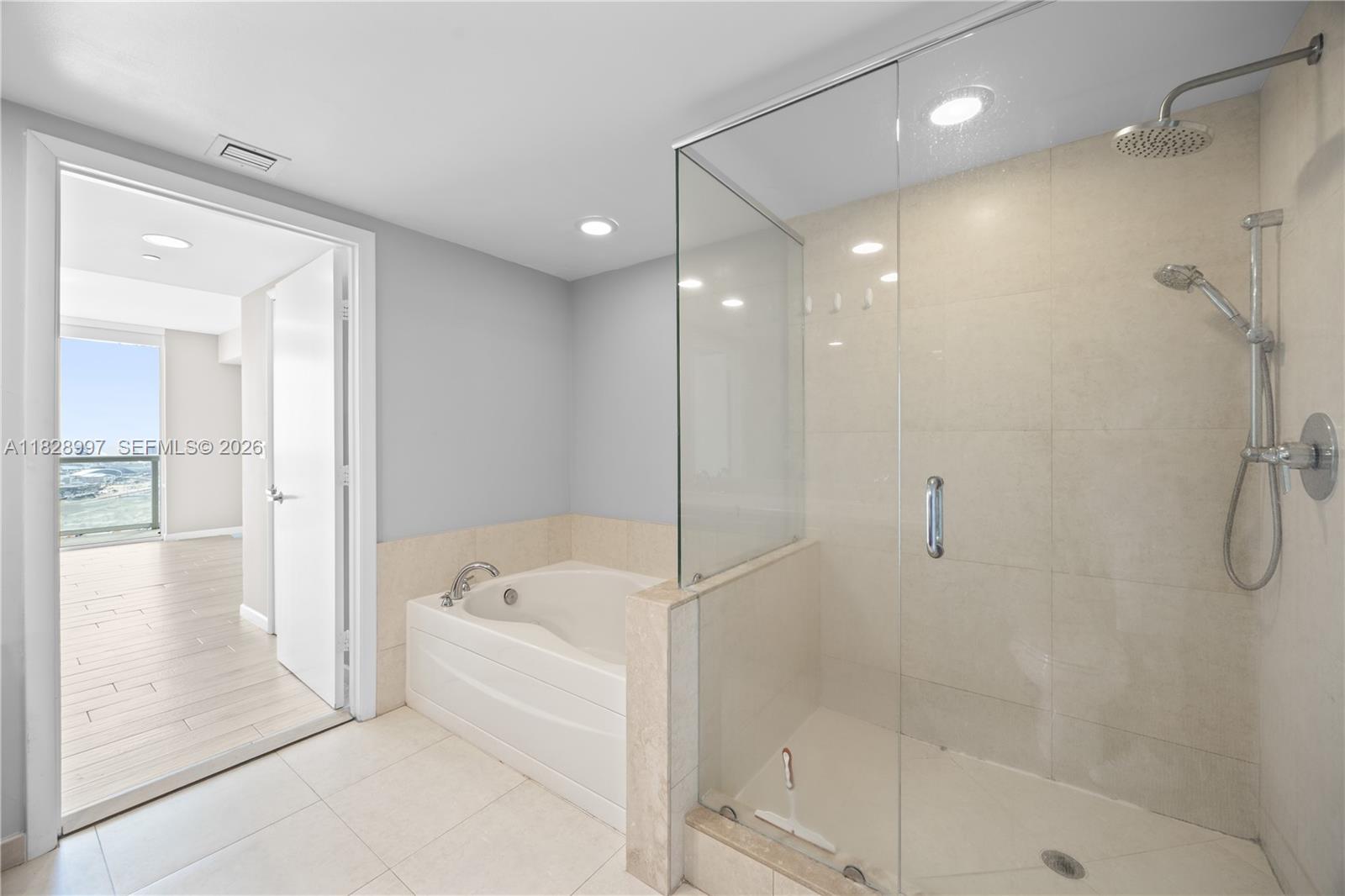 50 Biscayne Blvd #4706, Miami FL 33132