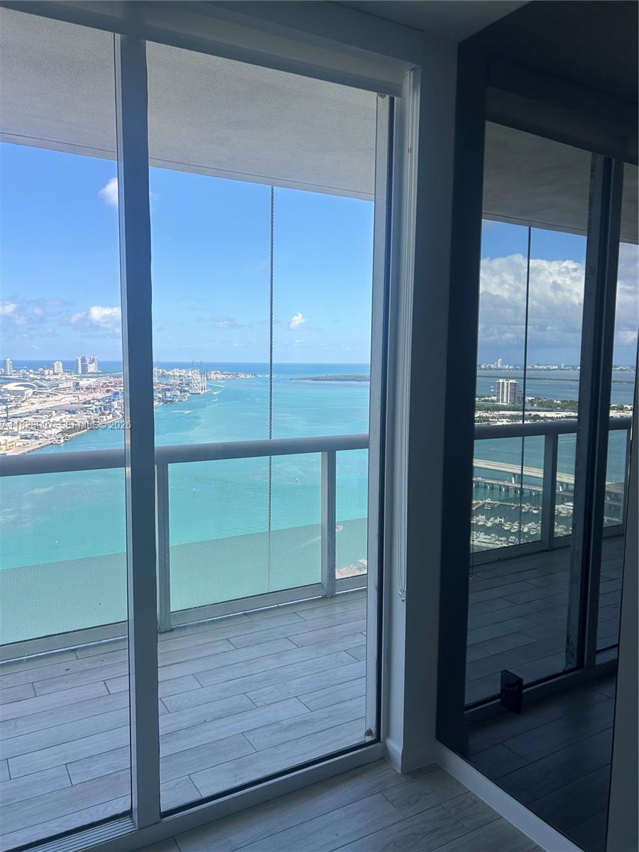 50 Biscayne Blvd #4706, Miami FL 33132