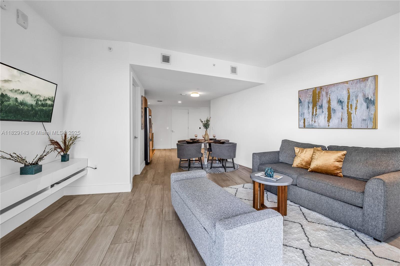 121 NE 34th St #1514, Miami FL 33137