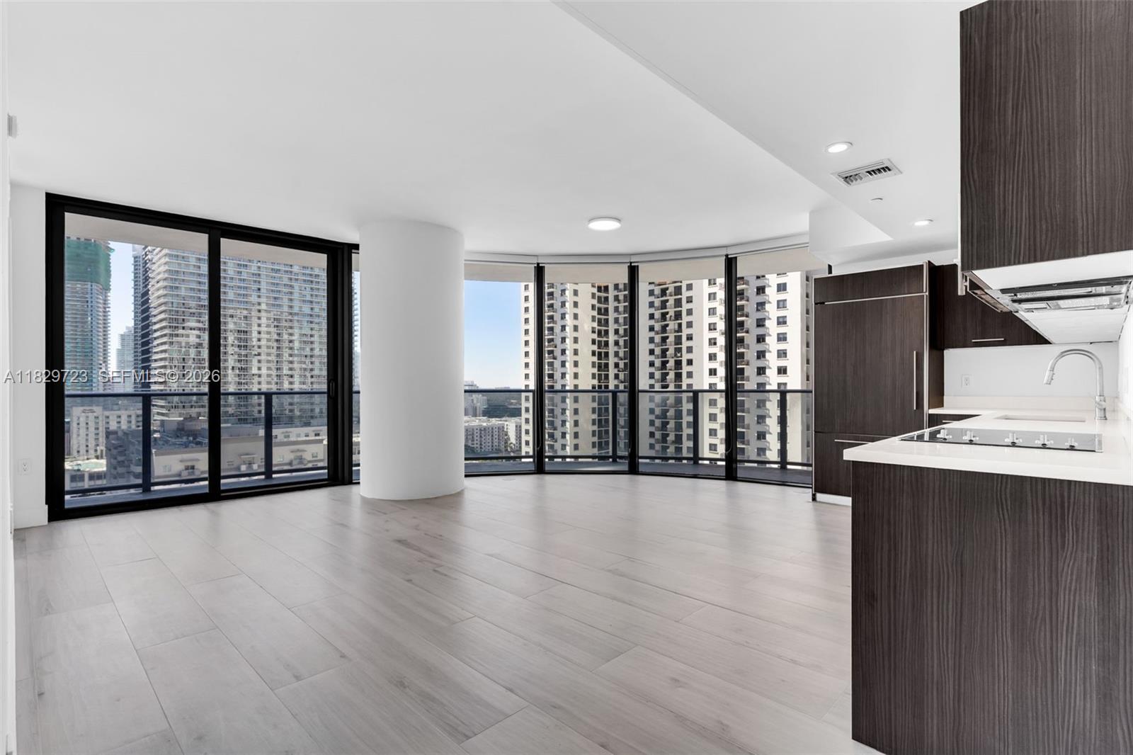 45 SW 9th St #1706, Miami FL 33130