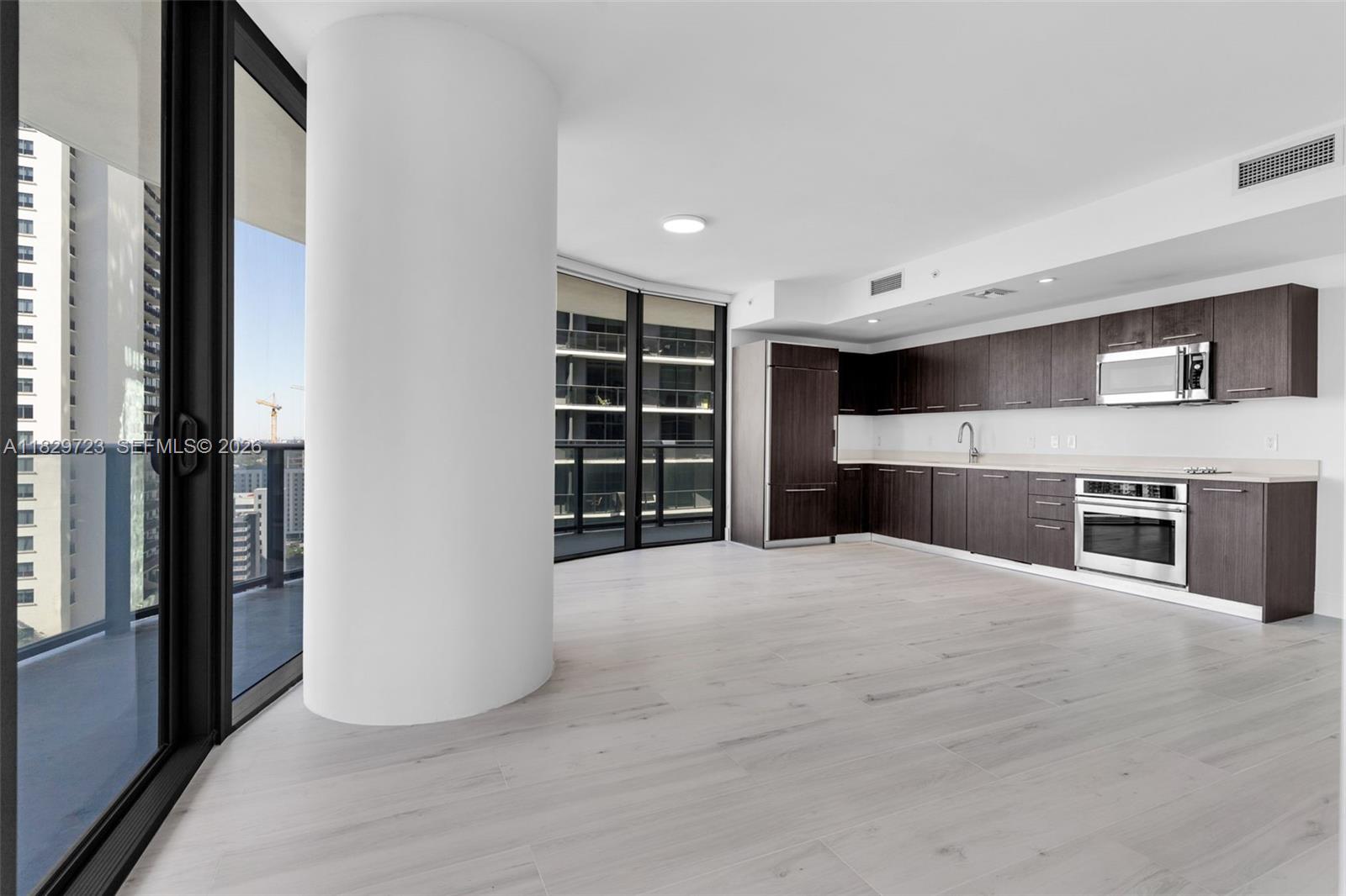 45 SW 9th St #1706, Miami FL 33130
