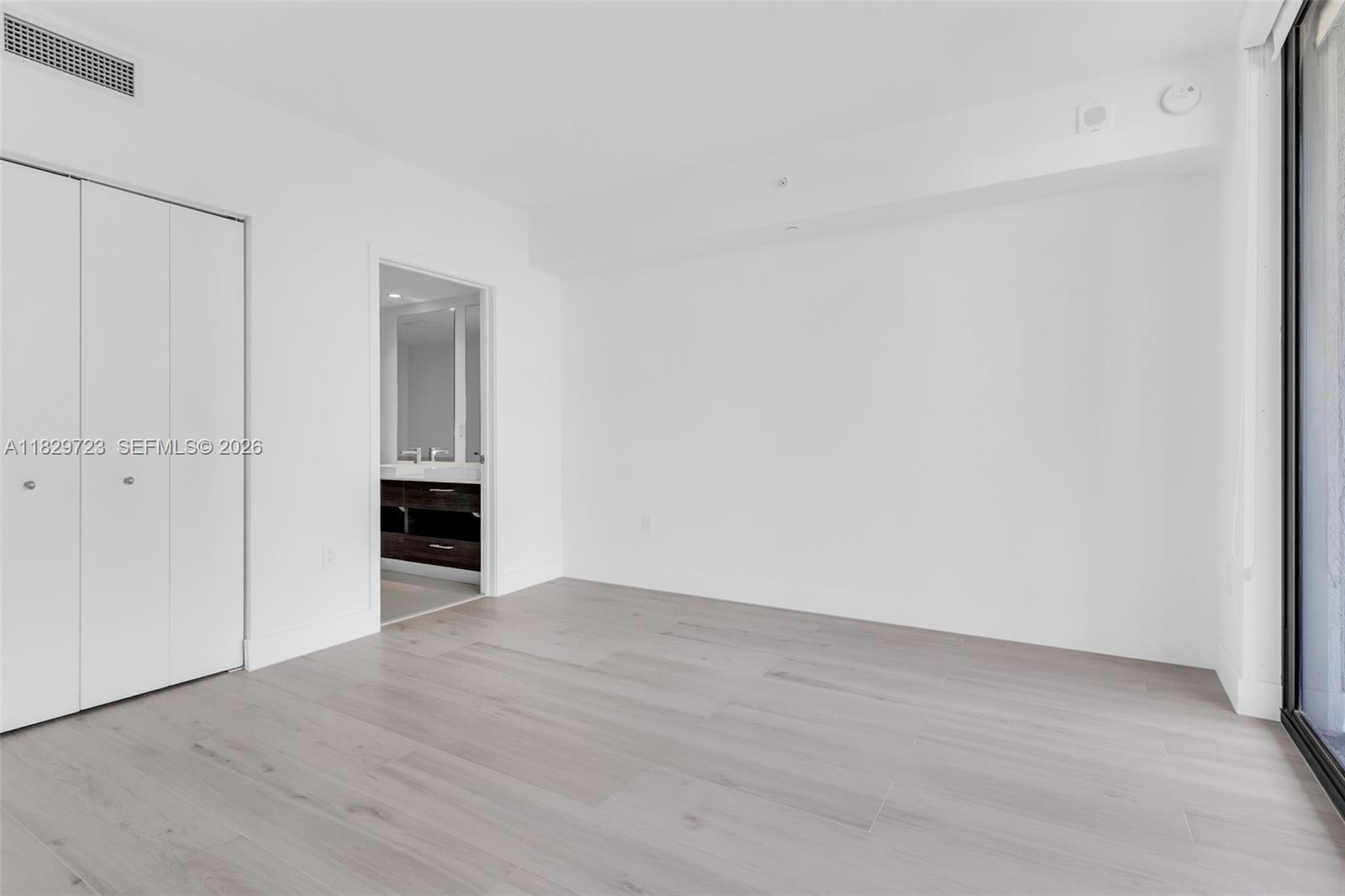 45 SW 9th St #1706, Miami FL 33130