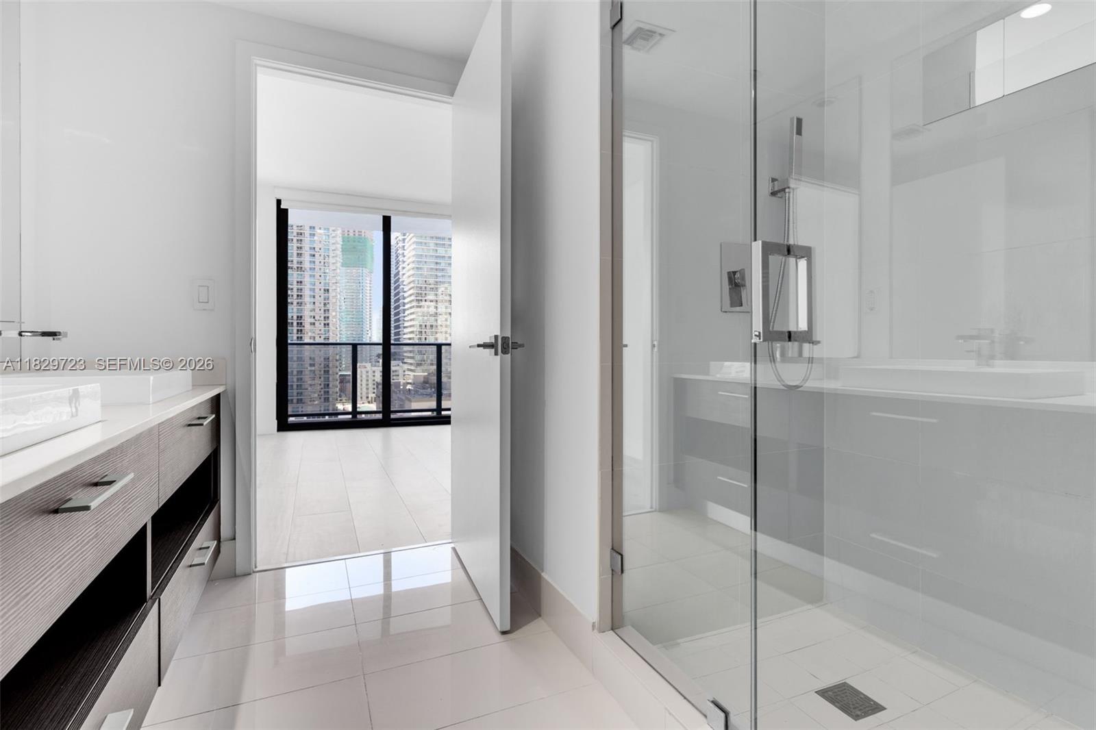 45 SW 9th St #1706, Miami FL 33130