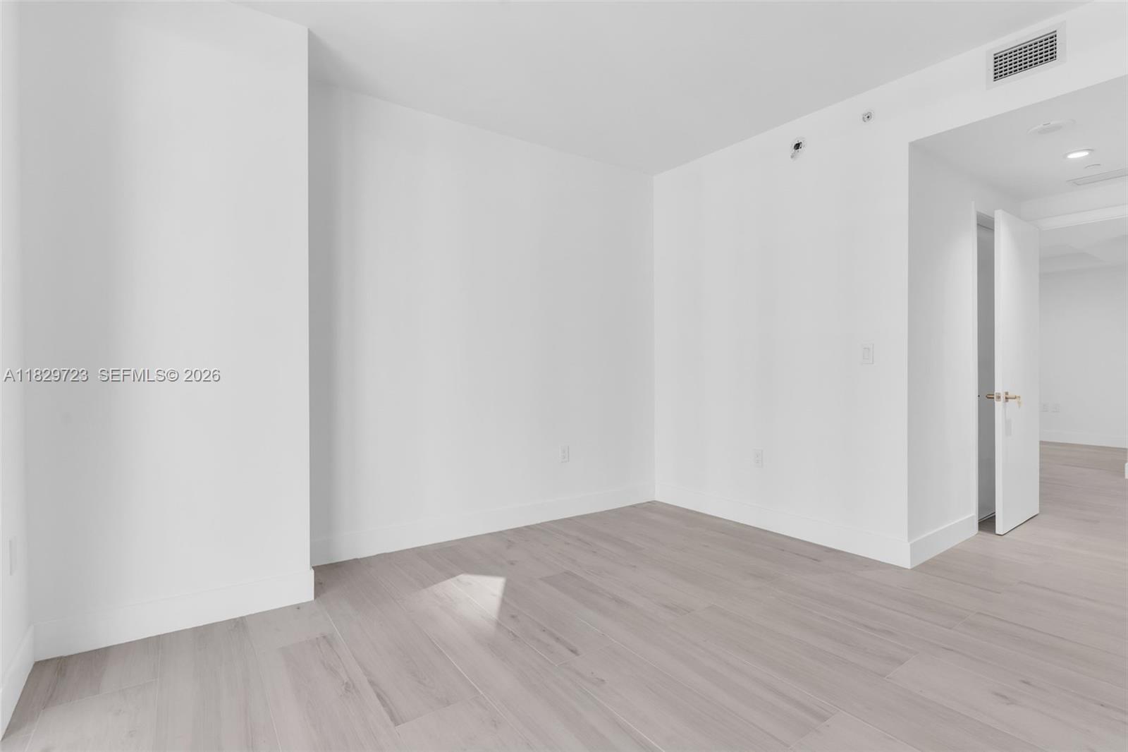 45 SW 9th St #1706, Miami FL 33130