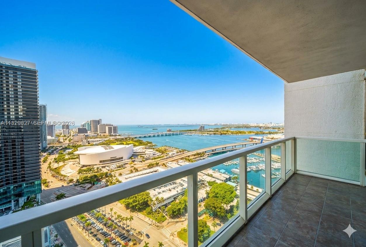 244 Biscayne Blvd #3704, Miami FL 33132