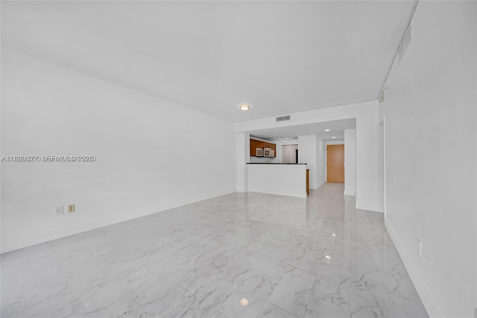 244 Biscayne Blvd #3704, Miami FL 33132
