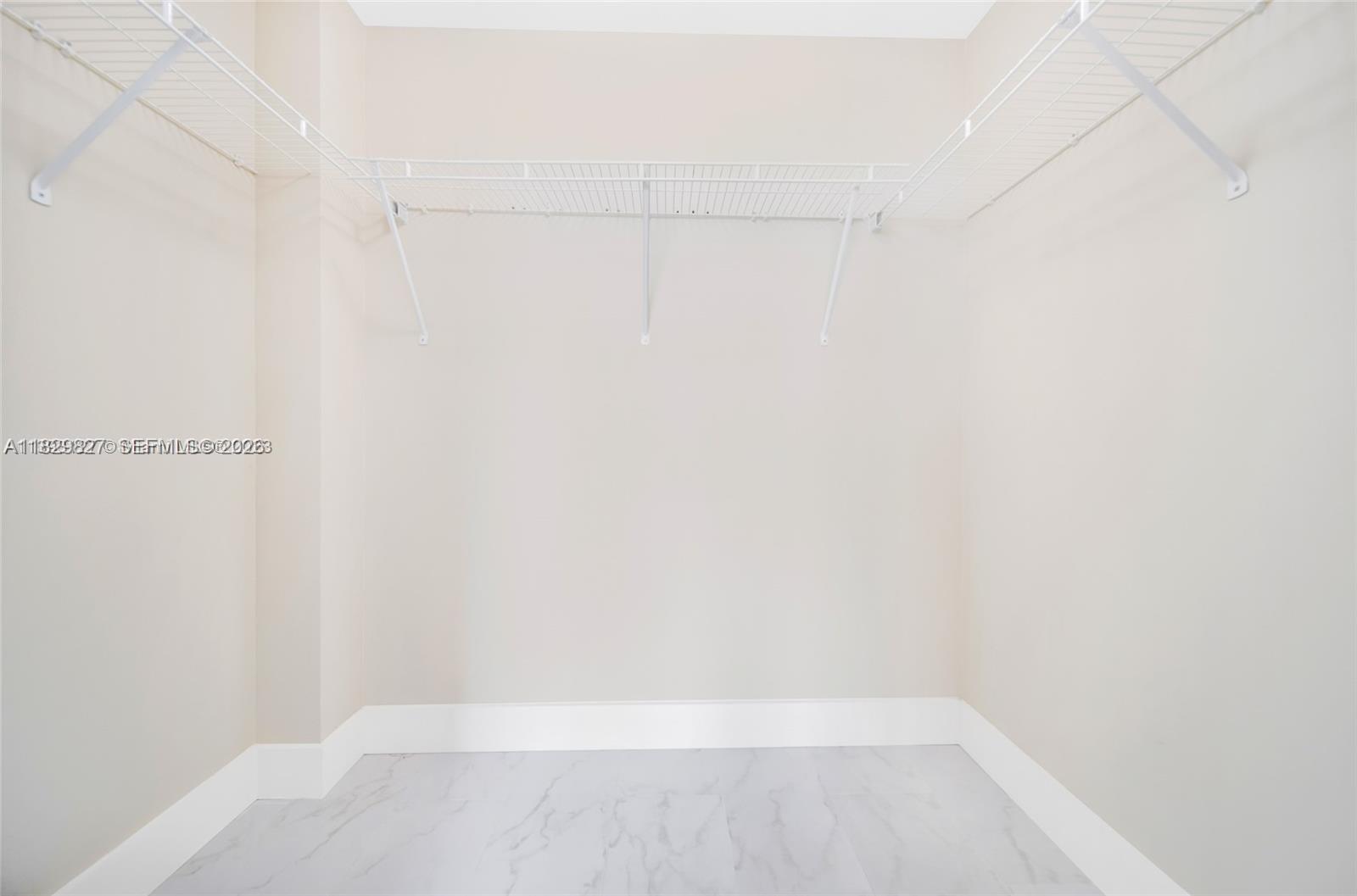 244 Biscayne Blvd #3704, Miami FL 33132