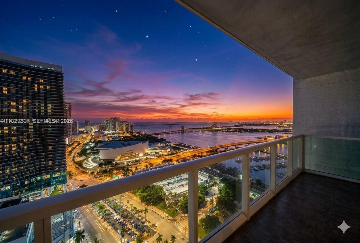 244 Biscayne Blvd #3704, Miami FL 33132