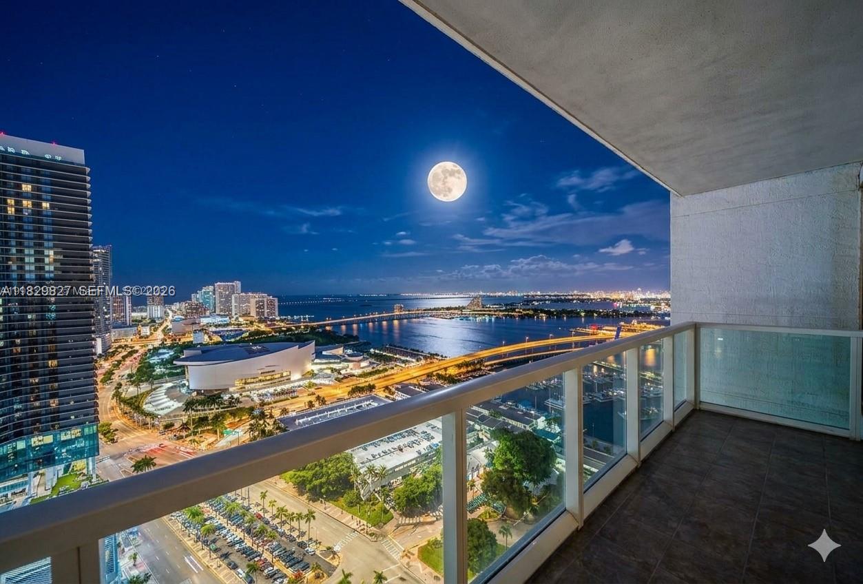 244 Biscayne Blvd #3704, Miami FL 33132