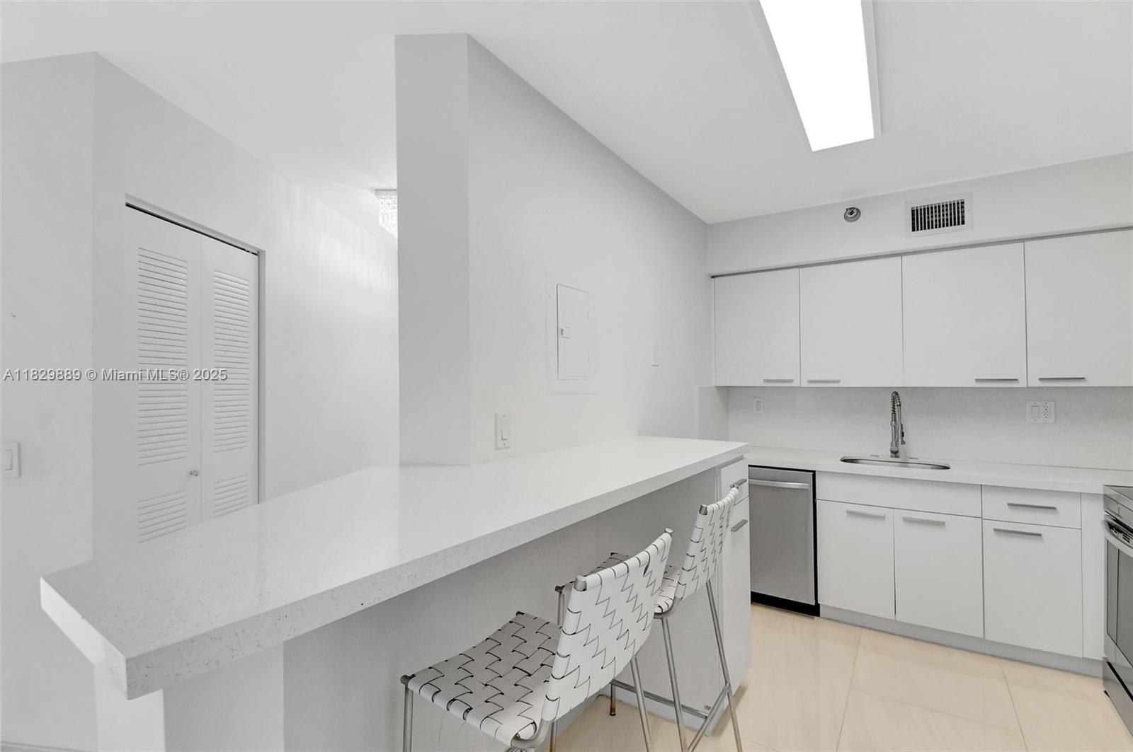 3400 NE 192nd St #1606, Aventura FL 33180