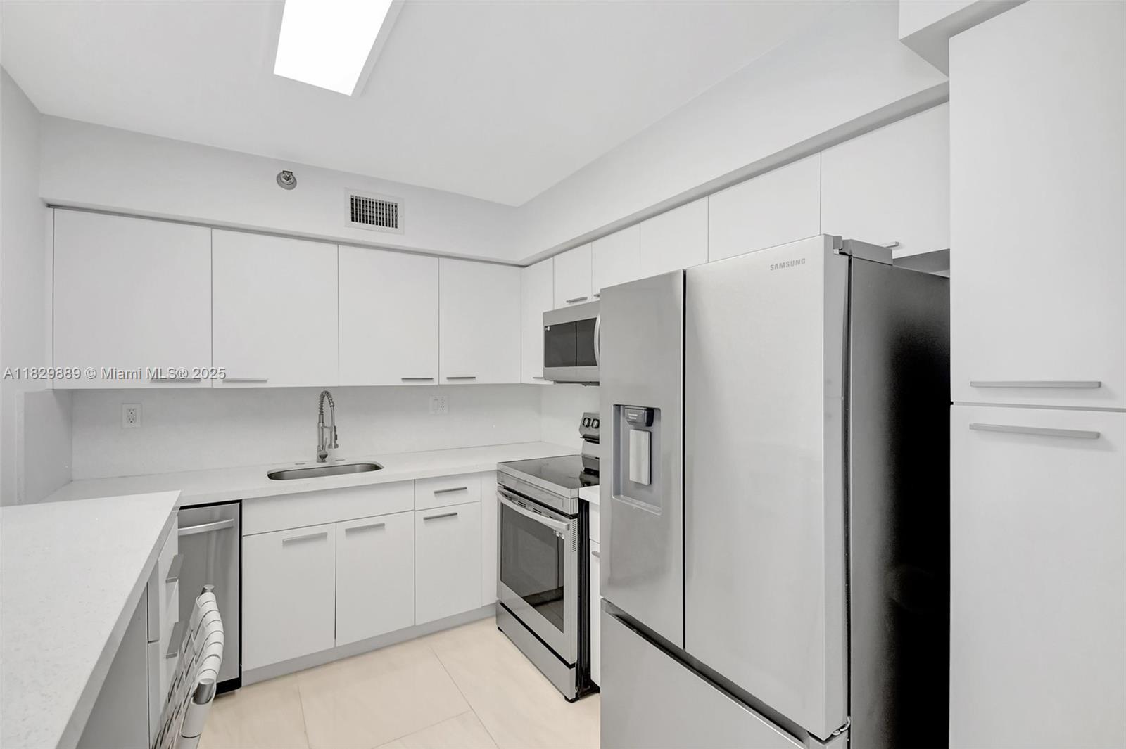 3400 NE 192nd St #1606, Aventura FL 33180