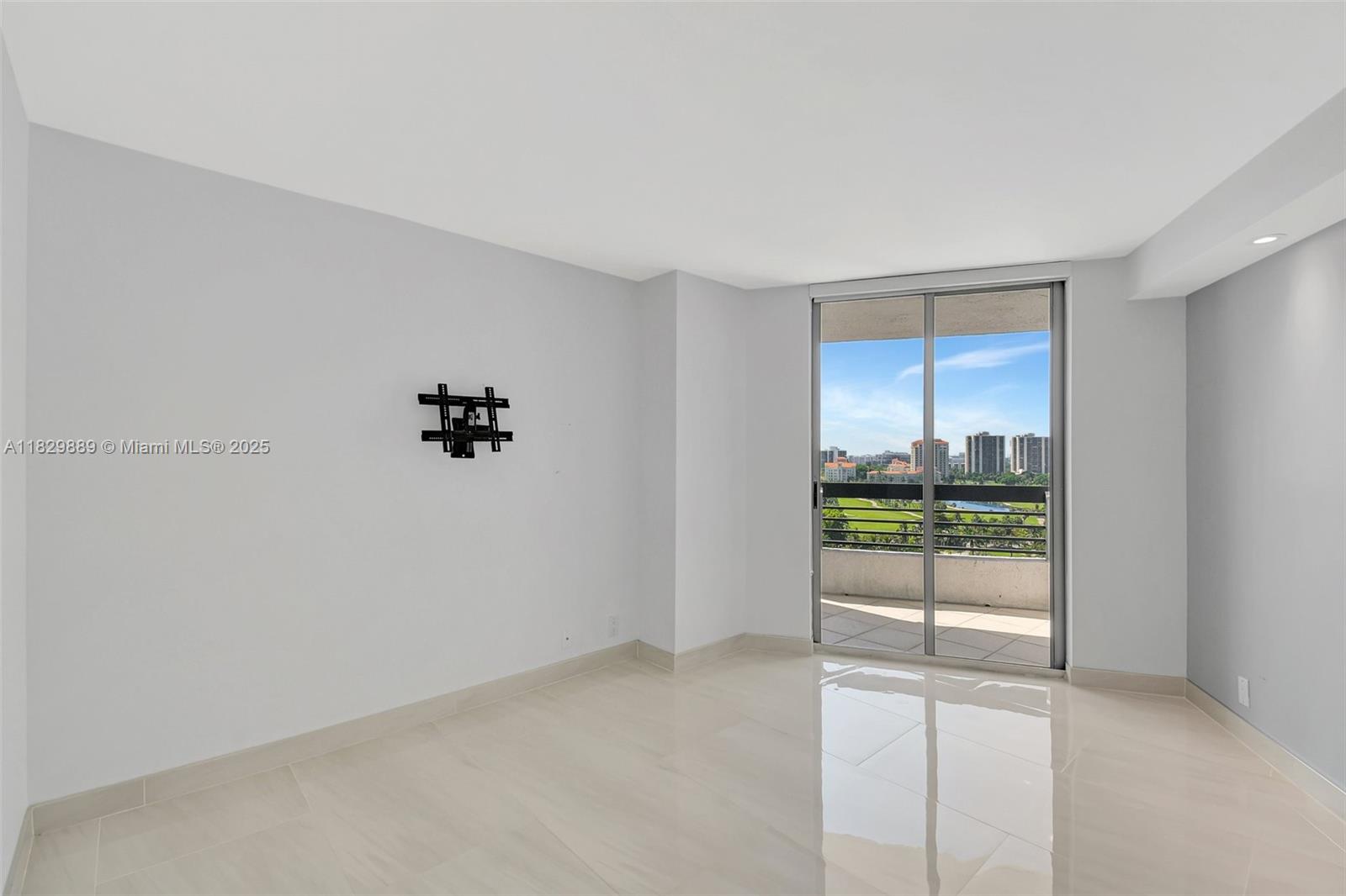 3400 NE 192nd St #1606, Aventura FL 33180