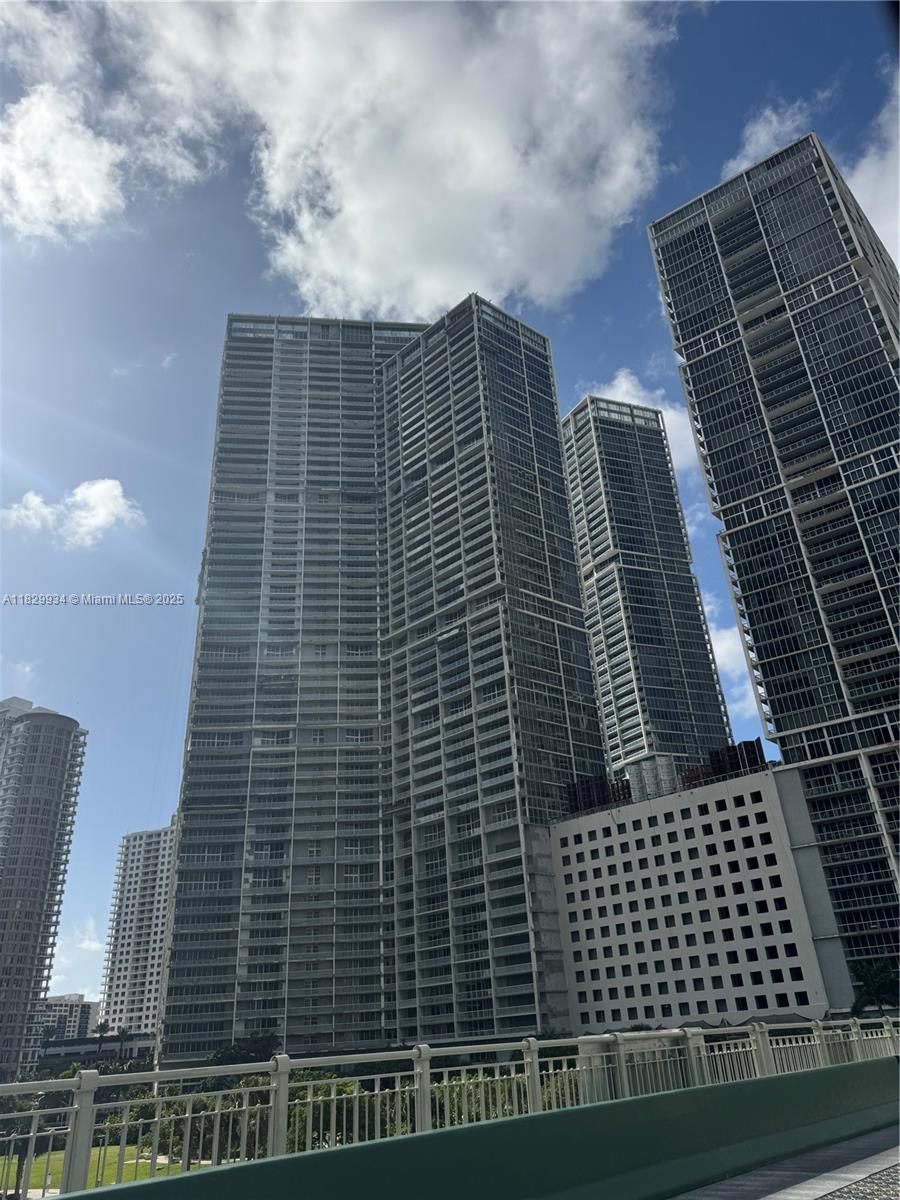 475 Brickell Ave #4207, Miami FL 33131