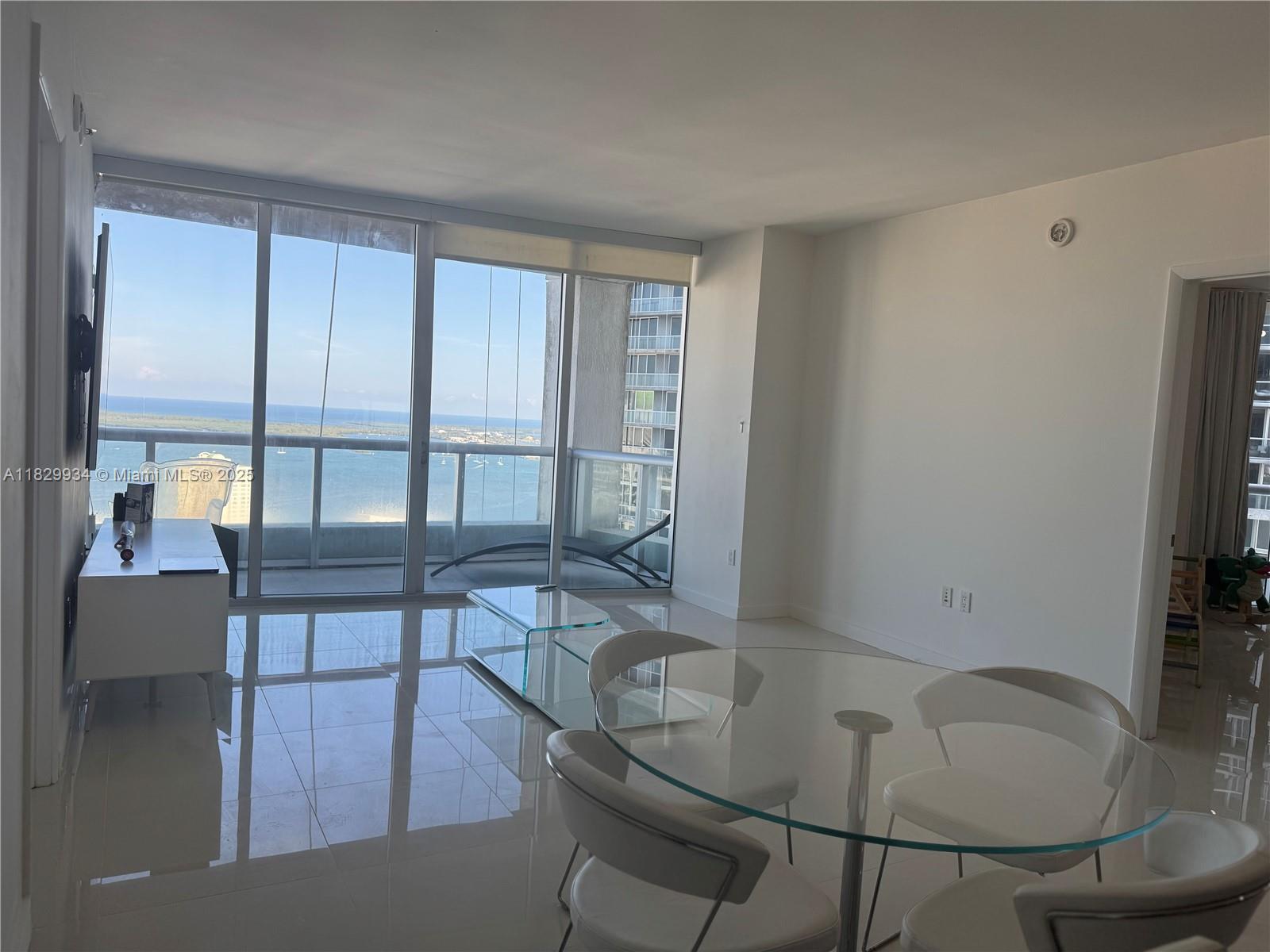 475 Brickell Ave #4207, Miami FL 33131