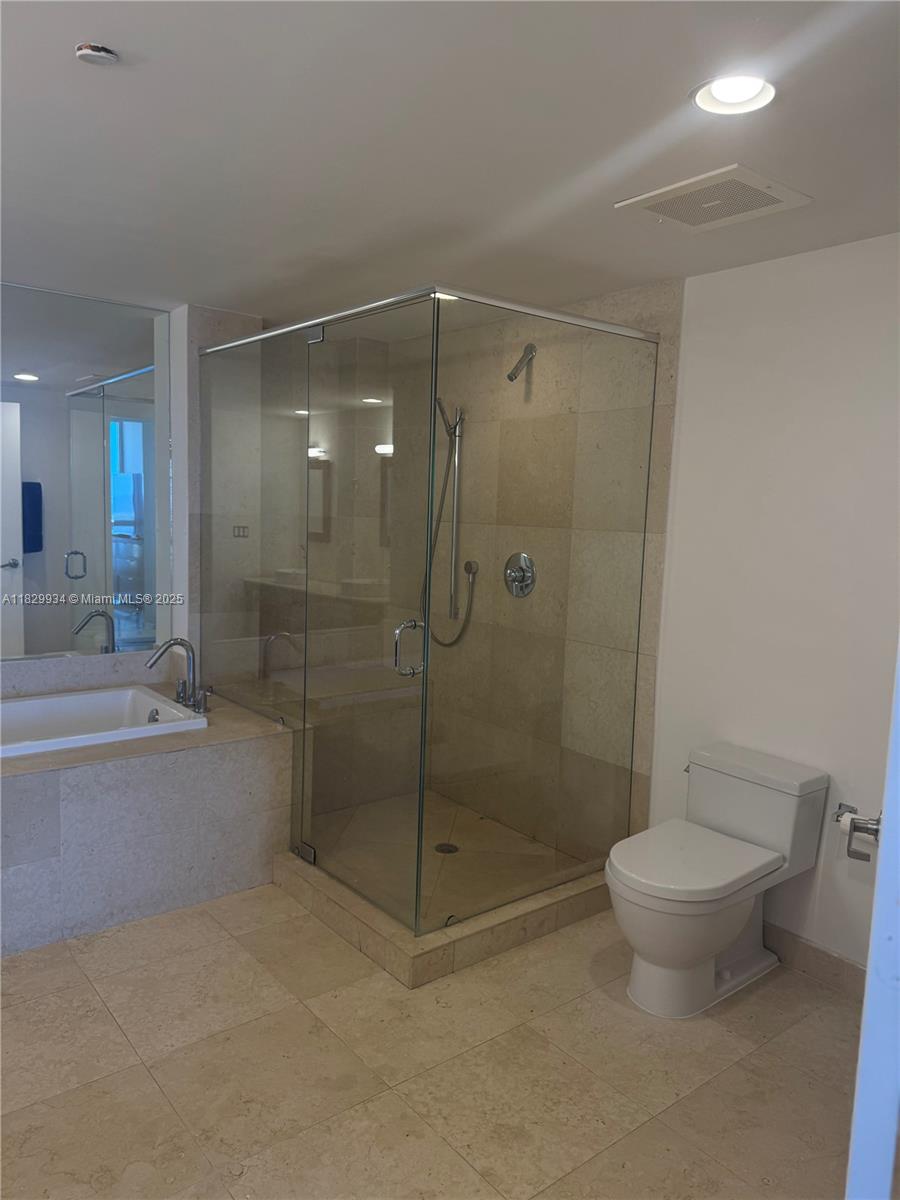 475 Brickell Ave #4207, Miami FL 33131