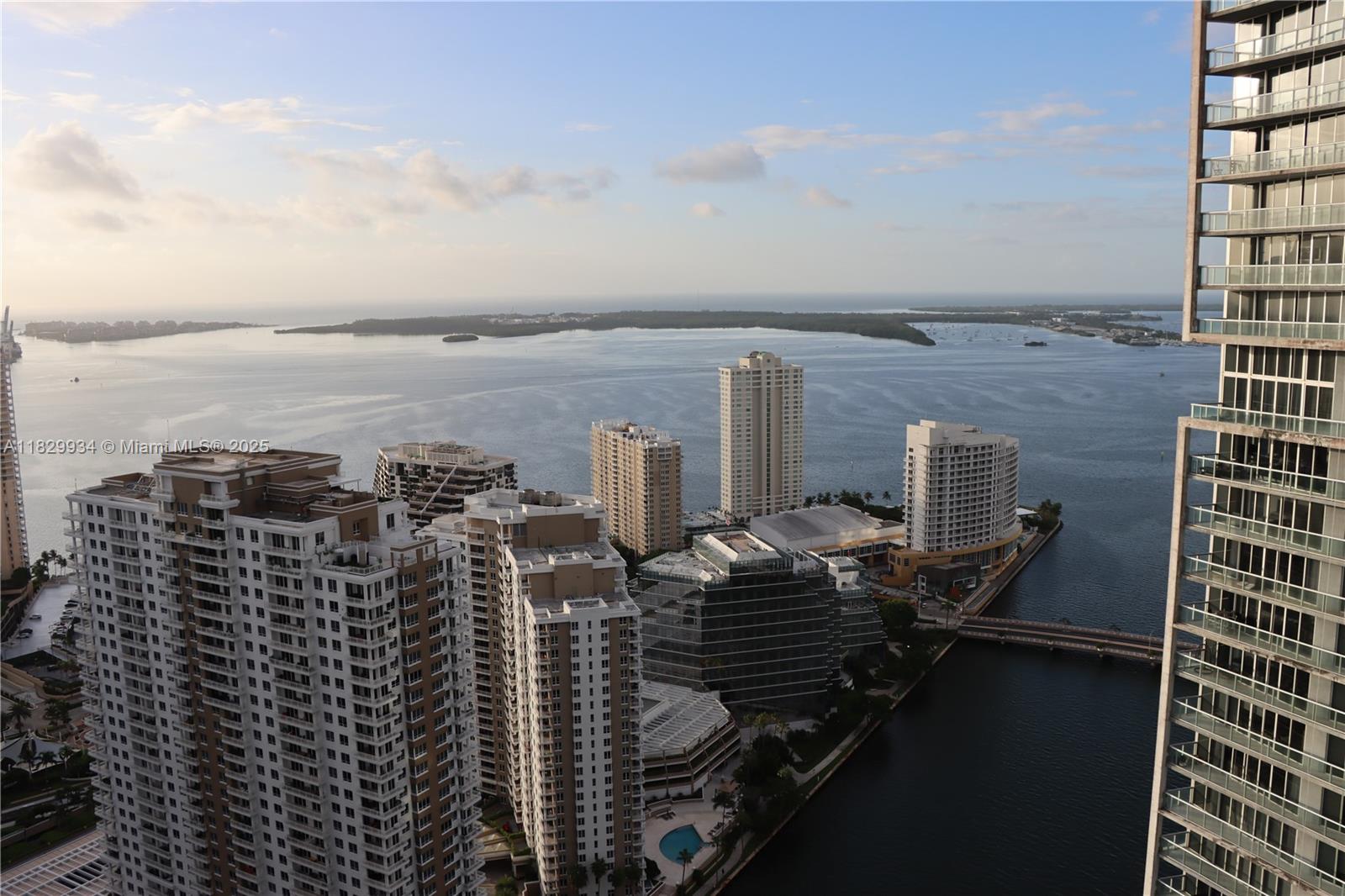 475 Brickell Ave #4207, Miami FL 33131