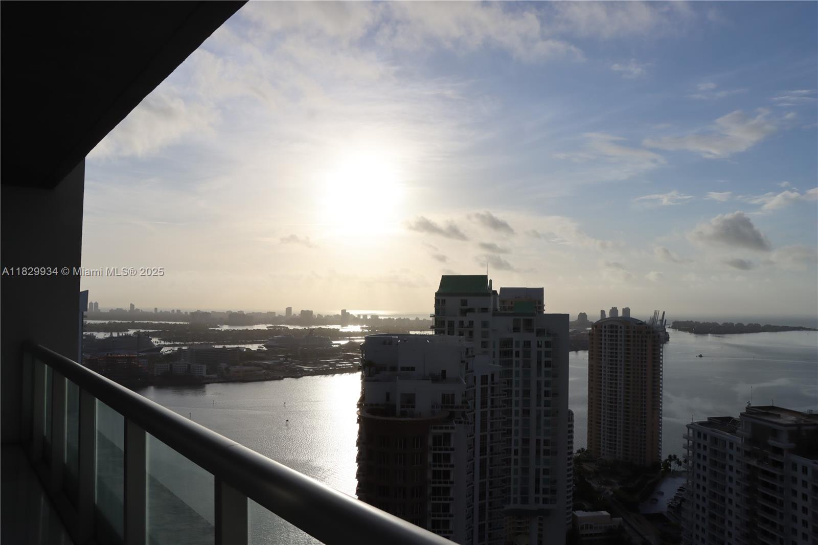 475 Brickell Ave #4207, Miami FL 33131