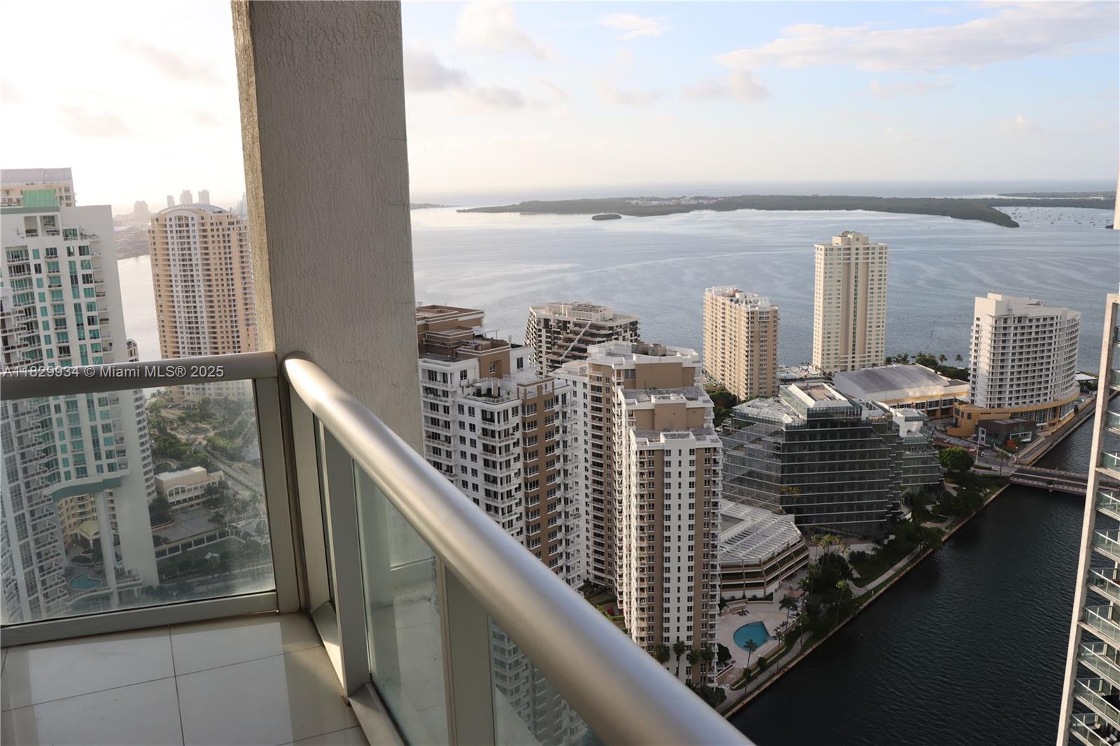475 Brickell Ave #4207, Miami FL 33131