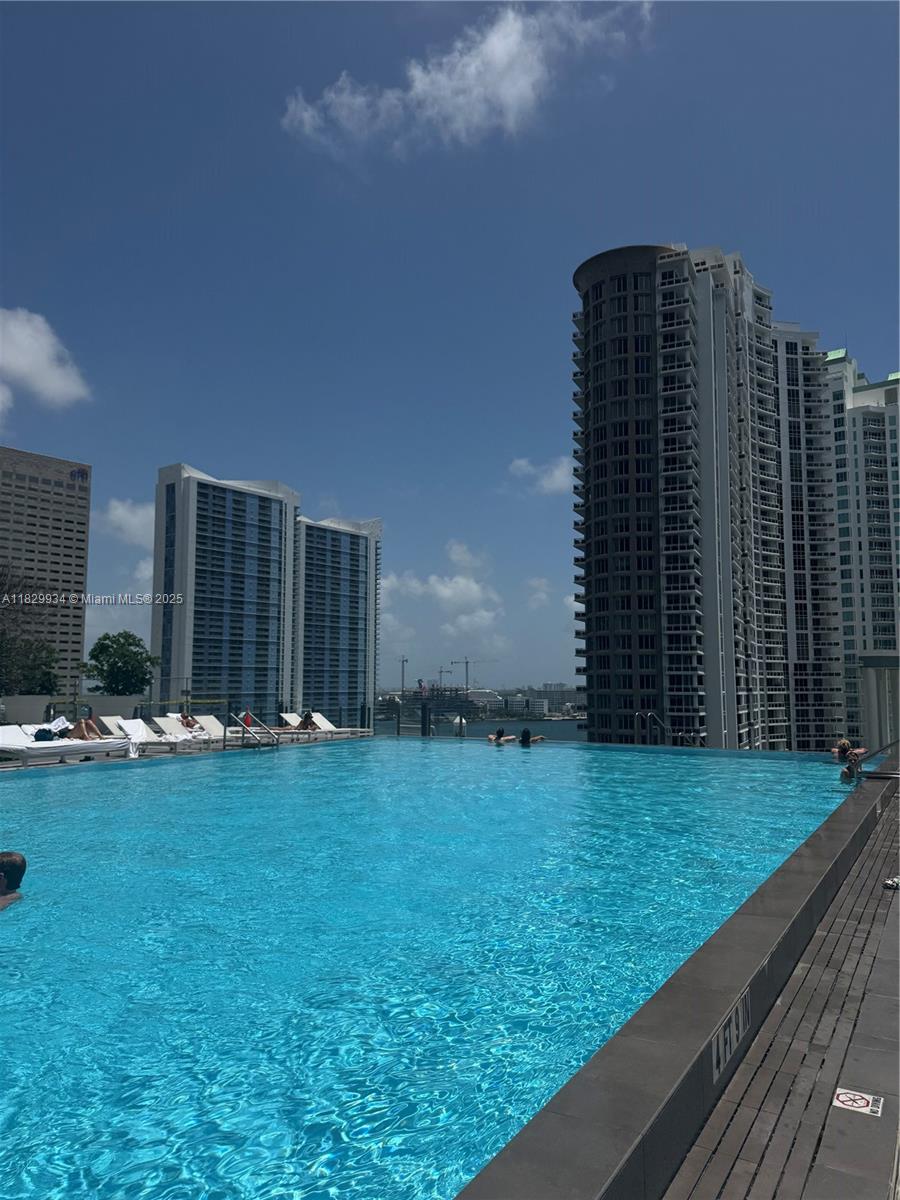 475 Brickell Ave #4207, Miami FL 33131